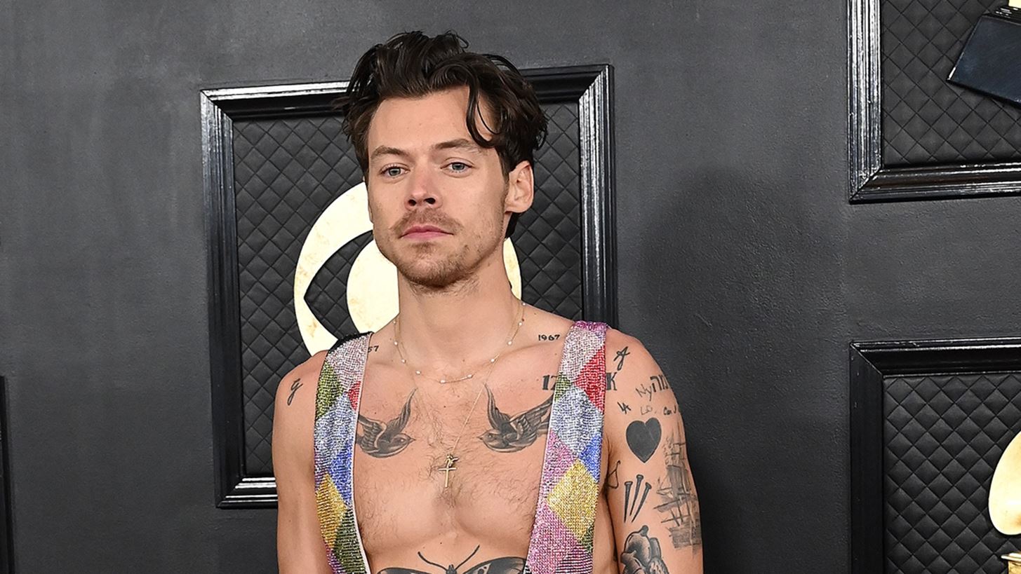 Harry Styles | &#x397; &#x3BD;&#x3AD;&#x3B1; &#x3C6;&#x3B7;&#x3BC;&#x3BF;&#x3BB;&#x3BF;&#x3B3;&#x3BF;&#x3CD;&#x3BC;&#x3B5;&#x3BD;&#x3B7; &#x3C3;&#x3C7;&#x3AD;&#x3C3;&#x3B7; &#x3BC;&#x3B5; &#x3C0;&#x3B1;&#x3C3;&#x3AF;&#x3B3;&#x3BD;&#x3C9;&#x3C3;&#x3C4;&#x3BF; &#x3BC;&#x3BF;&#x3BD;&#x3C4;&#x3AD;&#x3BB;&#x3BF;