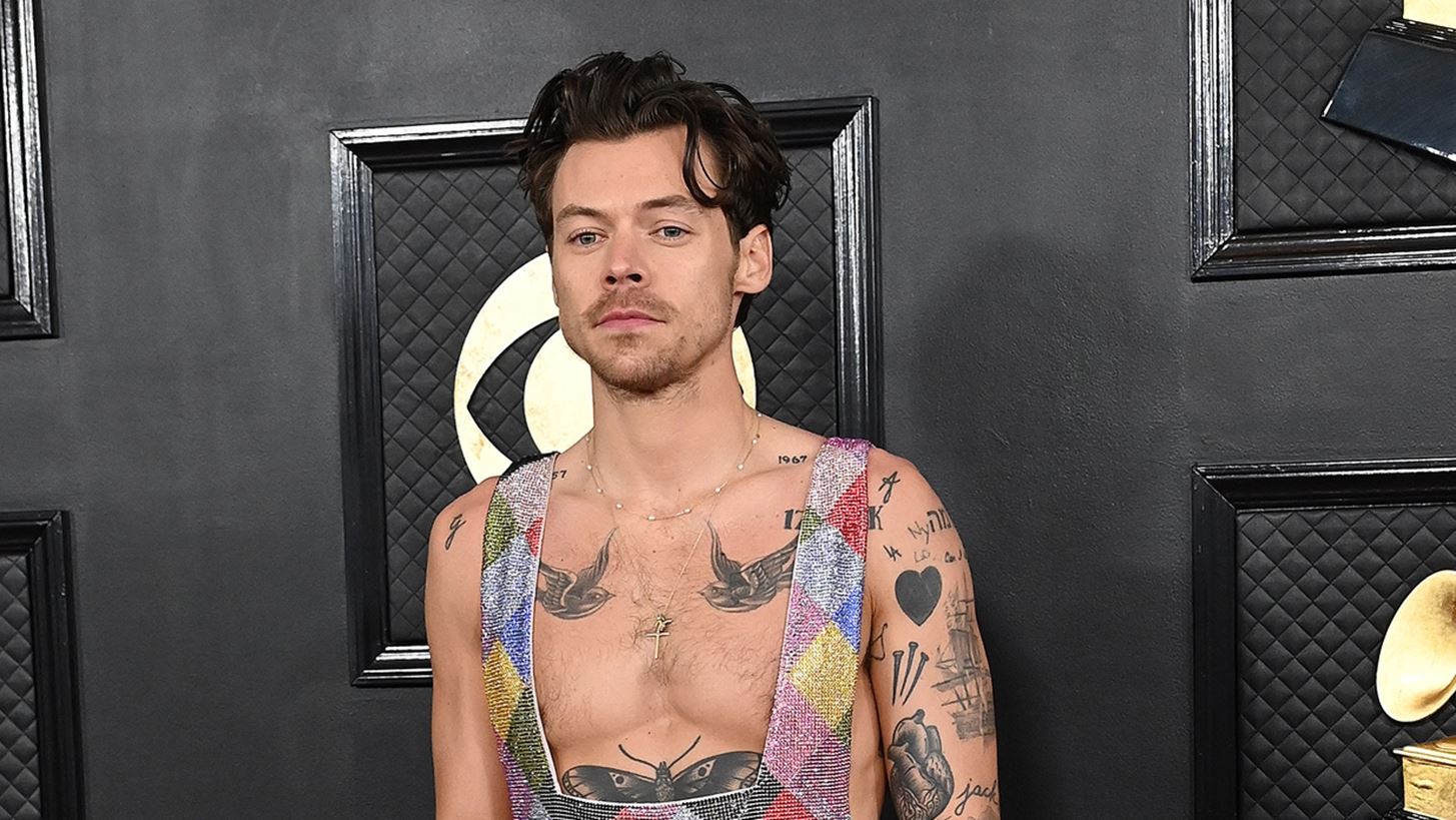 Harry Styles | &#x39F;&#x3B9; &#x3B1;&#x3BD;&#x3C4;&#x3B9;&#x3B4;&#x3C1;&#x3AC;&#x3C3;&#x3B5;&#x3B9;&#x3C2; &#x3C3;&#x3C4;&#x3B1; social media &#x3CD;&#x3C3;&#x3C4;&#x3B5;&#x3C1;&#x3B1; &#x3B1;&#x3C0;&#x3CC; &#x3C4;&#x3BF;&#x3BD; &#x3B1;&#x3BC;&#x3C6;&#x3B9;&#x3BB;&#x3B5;&#x3B3;&#x3CC;&#x3BC;&#x3B5;&#x3BD;&#x3BF; &#x3B5;&#x3C5;&#x3C7;&#x3B1;&#x3C1;&#x3B9;&#x3C3;&#x3C4;&#x3AE;&#x3C1;&#x3B9;&#x3BF; &#x3BB;&#x3CC;&#x3B3;&#x3BF; &#x3C4;&#x3BF;&#x3C5; &#x3C3;&#x3C4;&#x3B1; Grammy