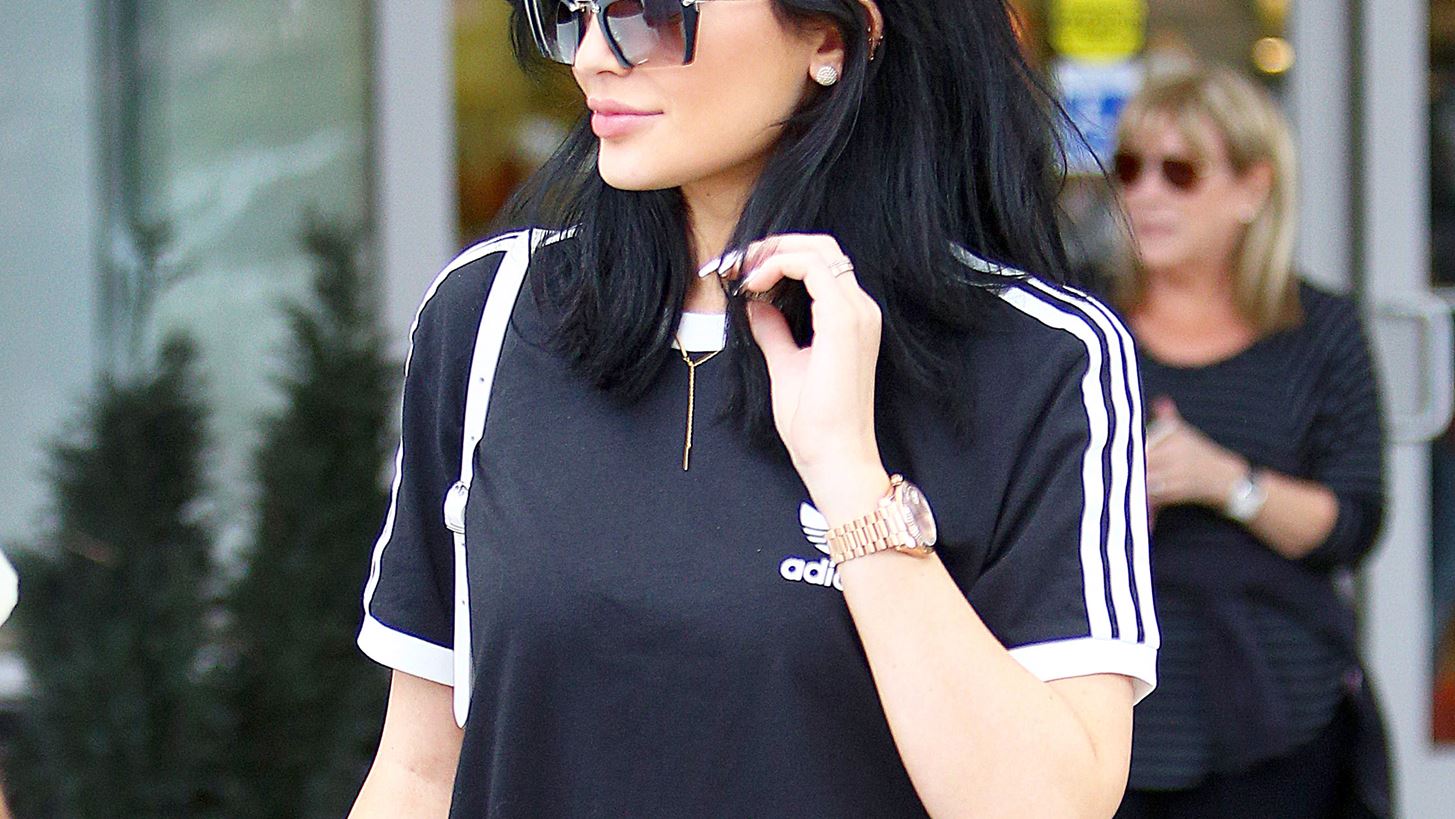 &#x3A0;&#x3CE;&#x3C2; &#x3B7; Kylie Jenner &#x3AC;&#x3BB;&#x3BB;&#x3B1;&#x3BE;&#x3B5; &#x3C4;&#x3BF;&#x3C5;&#x3C2; &#x3BA;&#x3B1;&#x3BD;&#x3CC;&#x3BD;&#x3B5;&#x3C2; &#x3C4;&#x3C9;&#x3BD; online &#x3C0;&#x3C9;&#x3BB;&#x3AE;&#x3C3;&#x3B5;&#x3C9;&#x3BD;