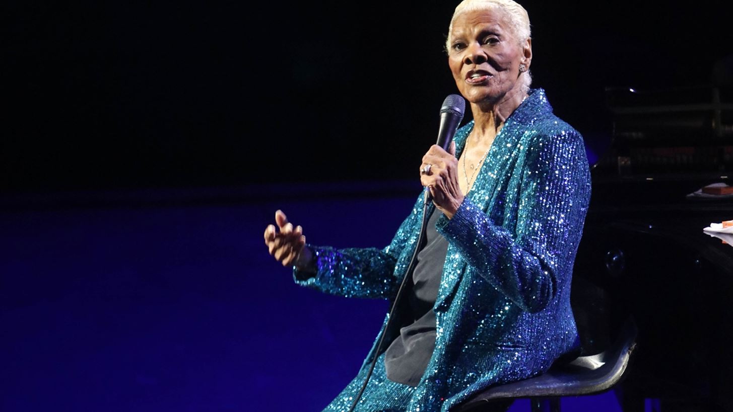 &#x397; Dionne Warwick &#x3C3;&#x3C4;&#x3BF; &#x397;&#x3C1;&#x3CE;&#x3B4;&#x3B5;&#x3B9;&#x3BF; | &#x39F; Jean Paul Gaultier &#x3BA;&#x3B1;&#x3B9; &#x3BF;&#x3B9; &#x3BA;&#x3B1;&#x3BB;&#x3B5;&#x3C3;&#x3BC;&#x3AD;&#x3BD;&#x3BF;&#x3B9; &#x3C0;&#x3BF;&#x3C5; &quot;&#x3C4;&#x3B1;&#x3BE;&#x3AF;&#x3B4;&#x3B5;&#x3C8;&#x3B1;&#x3BD;&quot; &#x3BC;&#x3B5; &#x3C4;&#x3B7; &#x3C6;&#x3C9;&#x3BD;&#x3AE; &#x3C4;&#x3B7;&#x3C2; &#x3B8;&#x3C1;&#x3C5;&#x3BB;&#x3B9;&#x3BA;&#x3AE;&#x3C2; &#x3B5;&#x3C1;&#x3BC;&#x3B7;&#x3BD;&#x3B5;&#x3CD;&#x3C4;&#x3C1;&#x3B9;&#x3B1;&#x3C2;