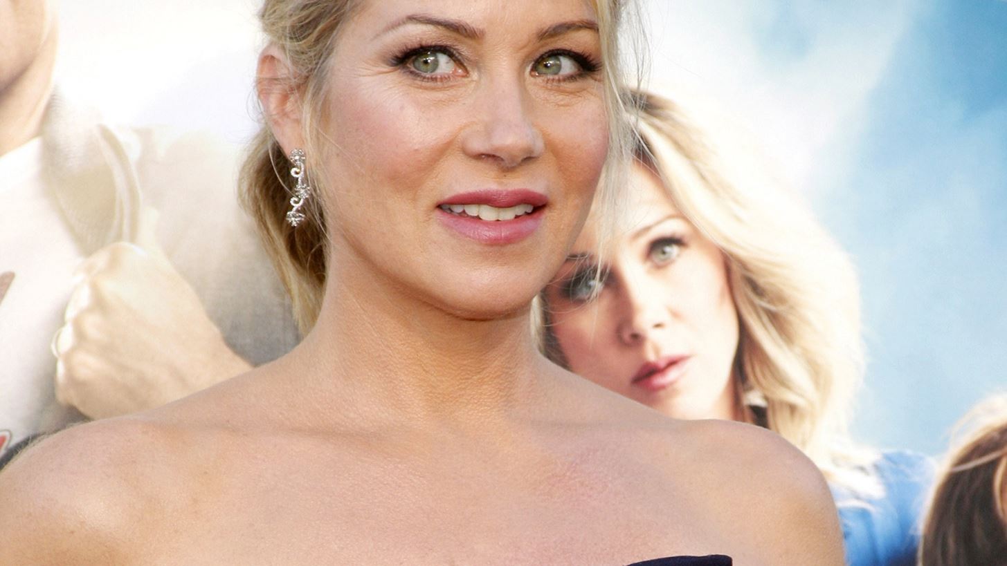 Christina Applegate: &quot;&#x38C;&#x3C4;&#x3B1;&#x3BD; &#x3AD;&#x3BC;&#x3B1;&#x3B8;&#x3B1; &#x3B3;&#x3B9;&#x3B1; &#x3C4;&#x3BF;&#x3BD; &#x3BA;&#x3B1;&#x3C1;&#x3BA;&#x3AF;&#x3BD;&#x3BF;, &#x3AD;&#x3BA;&#x3BB;&#x3B1;&#x3B9;&#x3B3;&#x3B1; &#x3BA;&#x3AC;&#x3B8;&#x3B5; &#x3B2;&#x3C1;&#x3AC;&#x3B4;&#x3C5; &#x3C3;&#x3B1;&#x3BD; &#x3BC;&#x3C9;&#x3C1;&#x3CC;&quot;