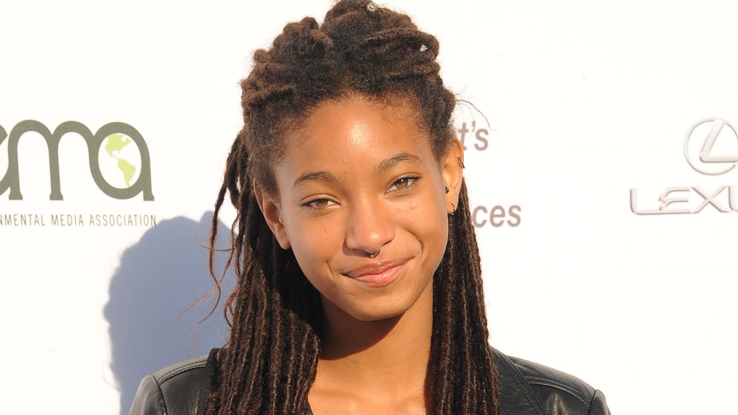 Willow Smith | &#x3A0;&#x3CE;&#x3C2; &#x3AE;&#x3C4;&#x3B1;&#x3BD; &#x3BD;&#x3B1; &#x3BC;&#x3B5;&#x3B3;&#x3B1;&#x3BB;&#x3CE;&#x3BD;&#x3B5;&#x3B9; &#x3B2;&#x3BB;&#x3AD;&#x3C0;&#x3BF;&#x3BD;&#x3C4;&#x3B1;&#x3C2; &#x3C4;&#x3B7; &#x3BC;&#x3B1;&#x3BC;&#x3AC; &#x3C4;&#x3B7;&#x3C2; &#x3BD;&#x3B1; &#x3B2;&#x3B9;&#x3CE;&#x3BD;&#x3B5;&#x3B9; &#x3C1;&#x3B1;&#x3C4;&#x3C3;&#x3B9;&#x3C3;&#x3BC;&#x3CC;