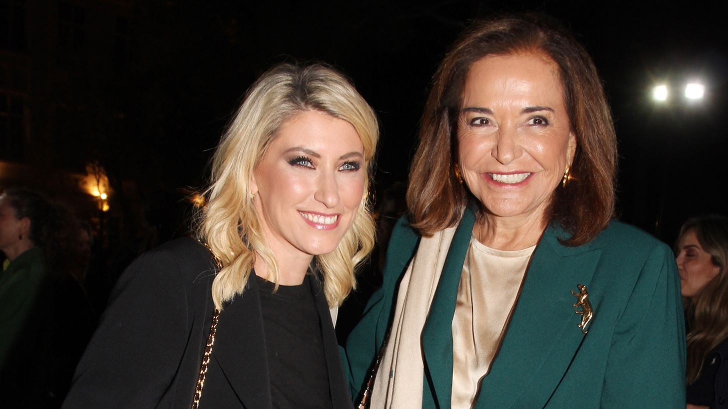 &#x39D;&#x3C4;&#x3CC;&#x3C1;&#x3B1; &#x39C;&#x3C0;&#x3B1;&#x3BA;&#x3BF;&#x3B3;&#x3B9;&#x3AC;&#x3BD;&#x3BD;&#x3B7; &#x2013; &#x399;&#x3C3;&#x3AF;&#x3B4;&#x3C9;&#x3C1;&#x3BF;&#x3C2; &#x39A;&#x3BF;&#x3CD;&#x3B2;&#x3B5;&#x3BB;&#x3BF;&#x3C2; | &#x391;&#x3C0;&#x3CC;&#x3BB;&#x3B1;&#x3C5;&#x3C3;&#x3B1;&#x3BD; &#x3C4;&#x3B7; &#x3A3;&#x3AF;&#x3B1; &#x39A;&#x3BF;&#x3C3;&#x3B9;&#x3CE;&#x3BD;&#x3B7; &#x3C3;&#x3C4;&#x3BF; &#x3B8;&#x3B5;&#x3B1;&#x3C4;&#x3C1;&#x3B9;&#x3BA;&#x3CC; &#x3C4;&#x3B7;&#x3C2; &#x3BD;&#x3C4;&#x3B5;&#x3BC;&#x3C0;&#x3BF;&#x3CD;&#x3C4;&#x3BF;