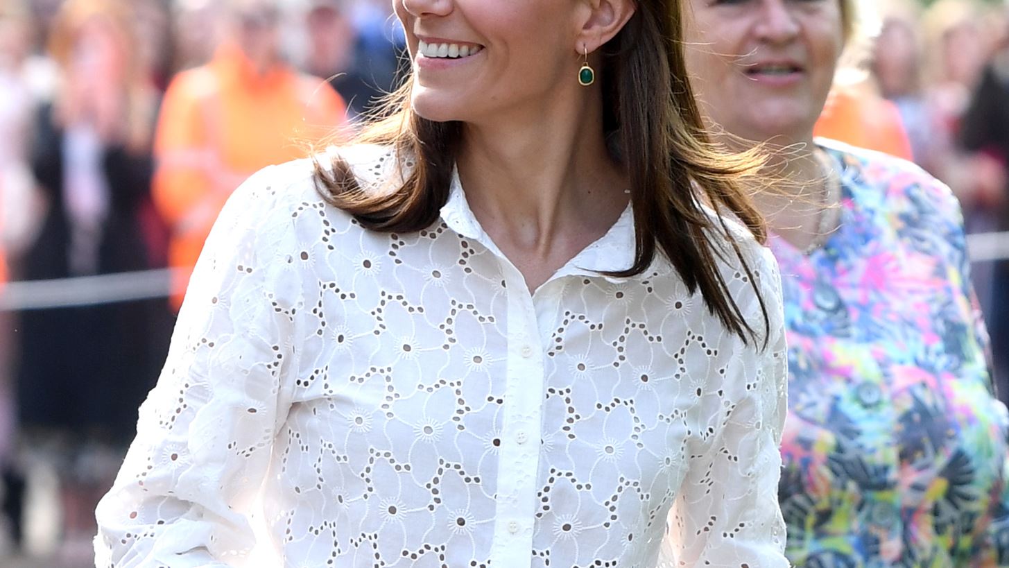 &#x397; Kate Middleton &#x3C6;&#x3CC;&#x3C1;&#x3B5;&#x3C3;&#x3B5; &#x3BC;&#x3AF;&#x3B1; &#x3C4;&#x3AD;&#x3BB;&#x3B5;&#x3B9;&#x3B1; &#x3B6;&#x3B9;&#x3C0; &#x3BA;&#x3B9;&#x3BB;&#x3CC;&#x3C4; &#x3BA;&#x3B1;&#x3B9; &#x3B5;&#x3AF;&#x3BD;&#x3B1;&#x3B9; &#x3B1;&#x3C0;&#x3CC; &#x3C4;&#x3B1; ZARA