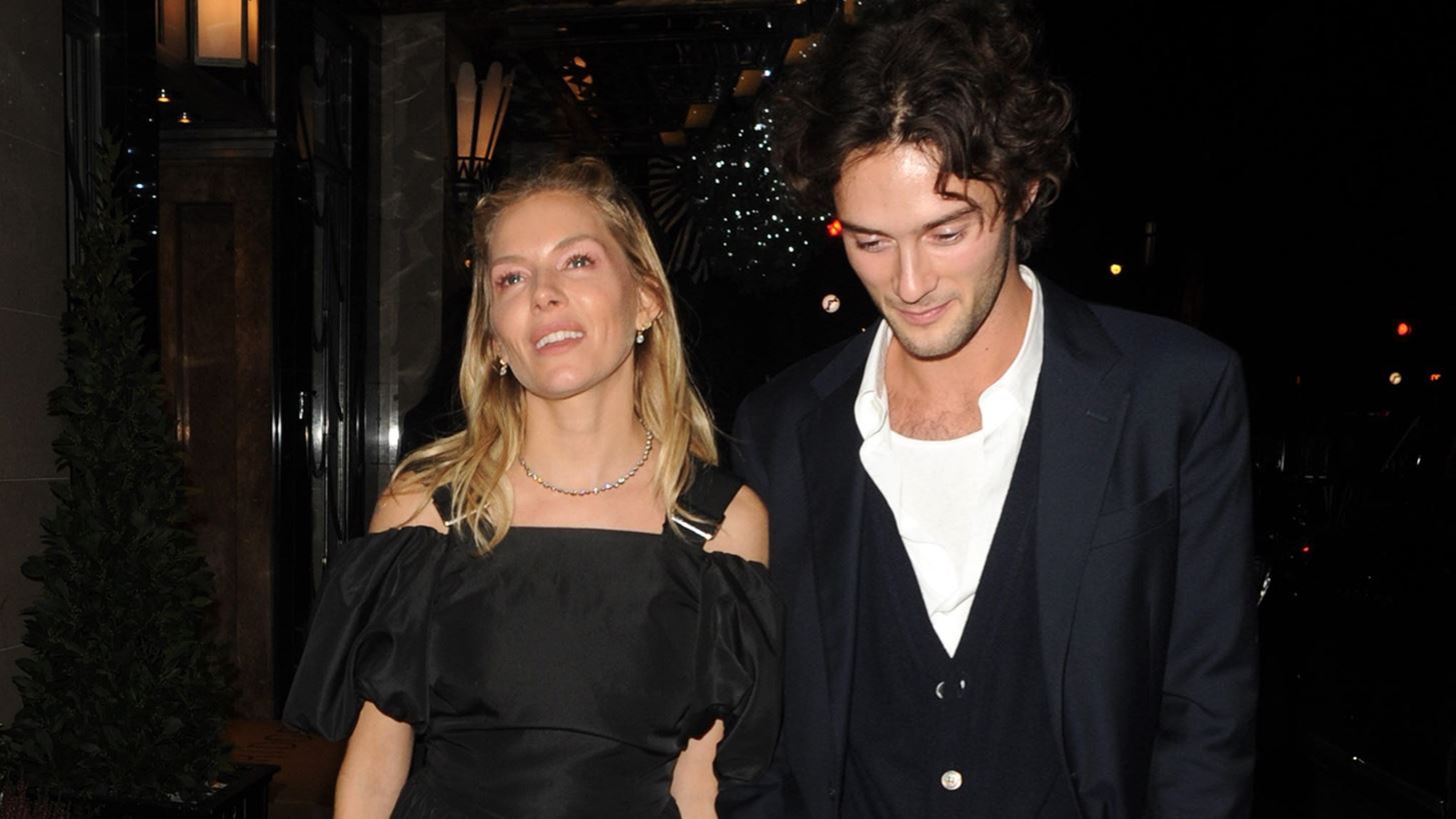 Oli Green | &#x38C;&#x3C3;&#x3B1; &#x3BE;&#x3AD;&#x3C1;&#x3BF;&#x3C5;&#x3BC;&#x3B5; &#x3B3;&#x3B9;&#x3B1; &#x3C4;&#x3BF;&#x3BD; 26&#x3C7;&#x3C1;&#x3BF;&#x3BD;&#x3BF; &#x3C3;&#x3CD;&#x3BD;&#x3C4;&#x3C1;&#x3BF;&#x3C6;&#x3BF; &#x3C4;&#x3B7;&#x3C2; Sienna Miller