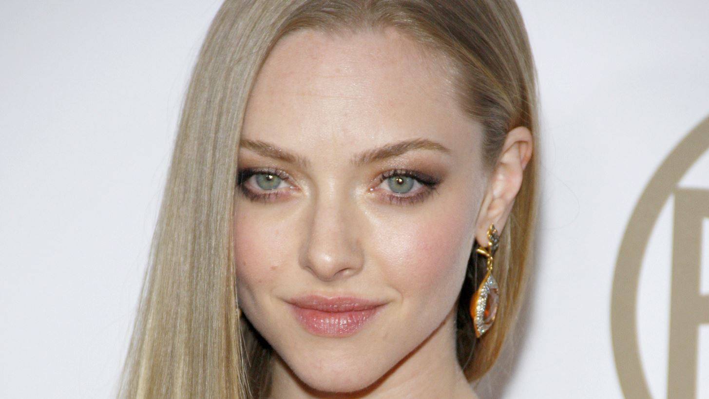 &#x397; Amanda Seyfried &#x3B5;&#x3B3;&#x3BA;&#x3B1;&#x3C4;&#x3AD;&#x3BB;&#x3B5;&#x3B9;&#x3C8;&#x3B5; &#x3C4;&#x3BF; &#x3C3;&#x3C0;&#x3AF;&#x3C4;&#x3B9; &#x3C4;&#x3B7;&#x3C2; &#x3C3;&#x3C4;&#x3BF; Hollywood &#x3B3;&#x3B9;&#x3B1; &#x3BD;&#x3B1; &#x3BC;&#x3B5;&#x3AF;&#x3BD;&#x3B5;&#x3B9; &#x3BC;&#x3B5; &#x3C4;&#x3B7;&#x3BD; &#x3BF;&#x3B9;&#x3BA;&#x3BF;&#x3B3;&#x3AD;&#x3BD;&#x3B5;&#x3B9;&#x3AC; &#x3C4;&#x3B7;&#x3C2; &#x3C3;&#x3C4;&#x3B7;&#x3BD; &#x3B1;&#x3BC;&#x3B5;&#x3C1;&#x3B9;&#x3BA;&#x3B1;&#x3BD;&#x3B9;&#x3BA;&#x3AE; &#x3CD;&#x3C0;&#x3B1;&#x3B9;&#x3B8;&#x3C1;&#x3BF;