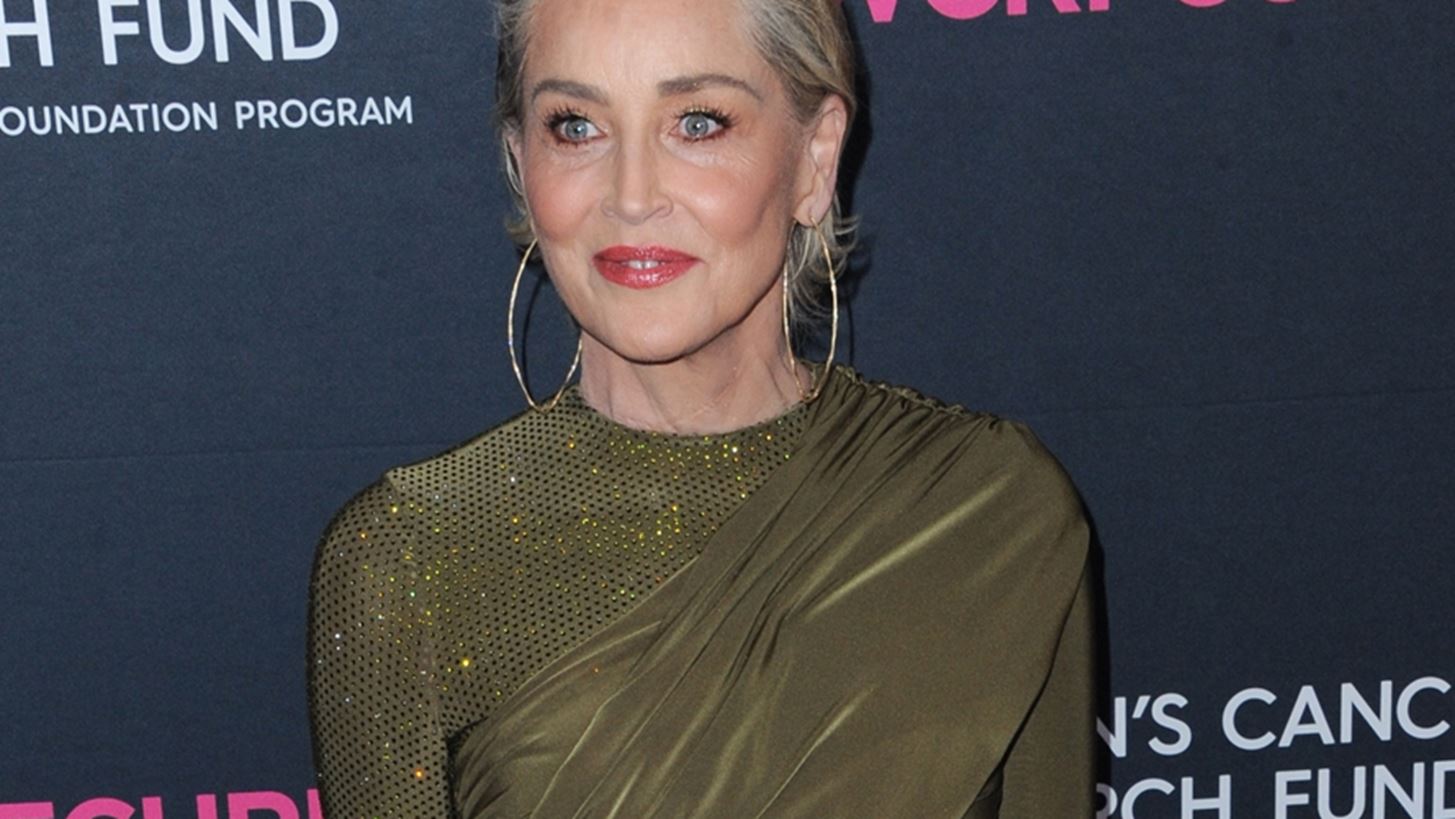 Sharon Stone | &#x391;&#x3C0;&#x3BF;&#x3BA;&#x3B1;&#x3BB;&#x3CD;&#x3C0;&#x3C4;&#x3B5;&#x3B9; &#x3BC;&#x3B5; &#x3B4;&#x3AC;&#x3BA;&#x3C1;&#x3C5;&#x3B1; &#x3C3;&#x3C4;&#x3B1; &#x3BC;&#x3AC;&#x3C4;&#x3B9;&#x3B1; &#x3CC;&#x3C4;&#x3B9; &#x3AD;&#x3C7;&#x3B1;&#x3C3;&#x3B5; &#x3C4;&#x3B7; &#x3BC;&#x3B9;&#x3C3;&#x3AE; &#x3C4;&#x3B7;&#x3C2; &#x3C0;&#x3B5;&#x3C1;&#x3B9;&#x3BF;&#x3C5;&#x3C3;&#x3AF;&#x3B1;