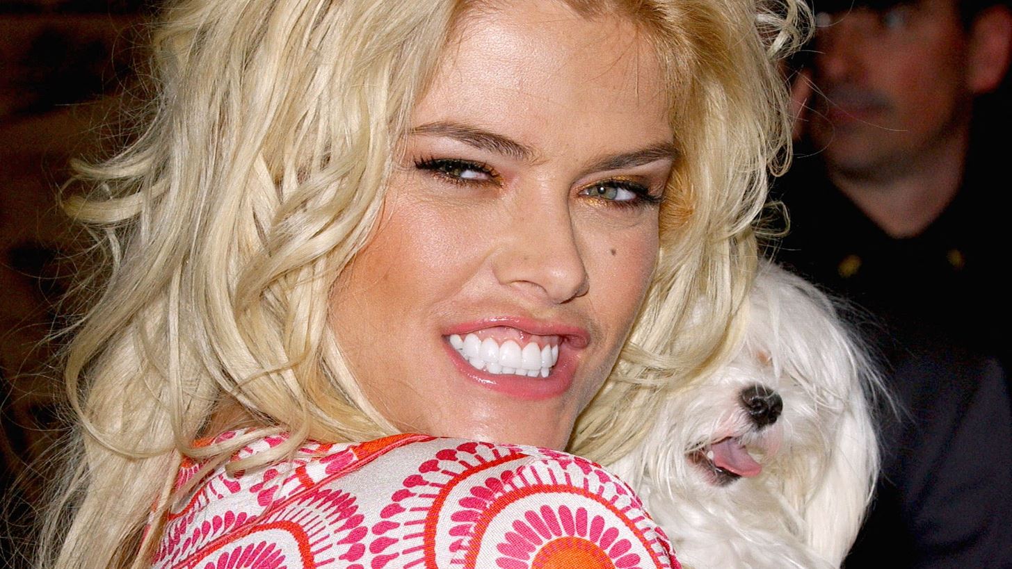 &#x397; Anna Nicole Smith &#x3BA;&#x3C5;&#x3BD;&#x3AE;&#x3B3;&#x3B7;&#x3C3;&#x3B5; &#x3BC;&#x3AD;&#x3C7;&#x3C1;&#x3B9; &#x3B8;&#x3B1;&#x3BD;&#x3AC;&#x3C4;&#x3BF;&#x3C5; &#x3C4;&#x3BF; American Dream