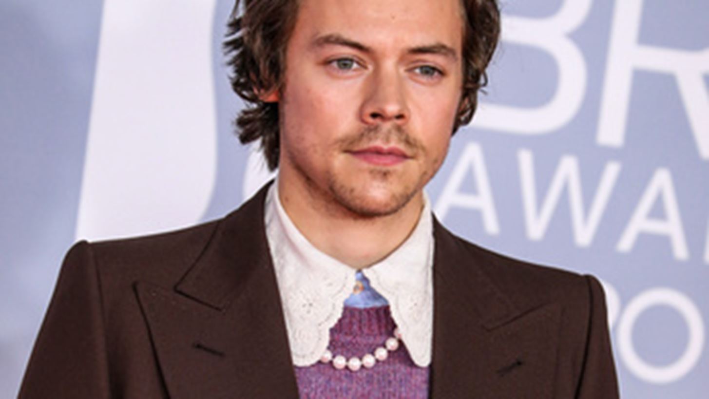 Harry Styles | &quot;&#x3A6;&#x3AD;&#x3C1;&#x3C4;&#x3B5; &#x3C0;&#x3AF;&#x3C3;&#x3C9; &#x3C4;&#x3BF;&#x3C5;&#x3C2; &#x3B1;&#x3BD;&#x3B4;&#x3C1;&#x3BF;&#x3C0;&#x3C1;&#x3B5;&#x3C0;&#x3B5;&#x3AF;&#x3C2; &#x3AC;&#x3BD;&#x3C4;&#x3C1;&#x3B5;&#x3C2;&quot;