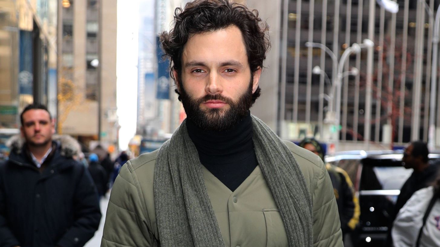 &#x39F; Penn Badgley &#x3C0;&#x3B1;&#x3AF;&#x3C1;&#x3BD;&#x3B5;&#x3B9; &#x3B8;&#x3AD;&#x3C3;&#x3B7; &#x3B1;&#x3C0;&#x3AD;&#x3BD;&#x3B1;&#x3BD;&#x3C4;&#x3B9; &#x3C3;&#x3C4;&#x3BF;&#x3BD; Chris D&#x27;Elia