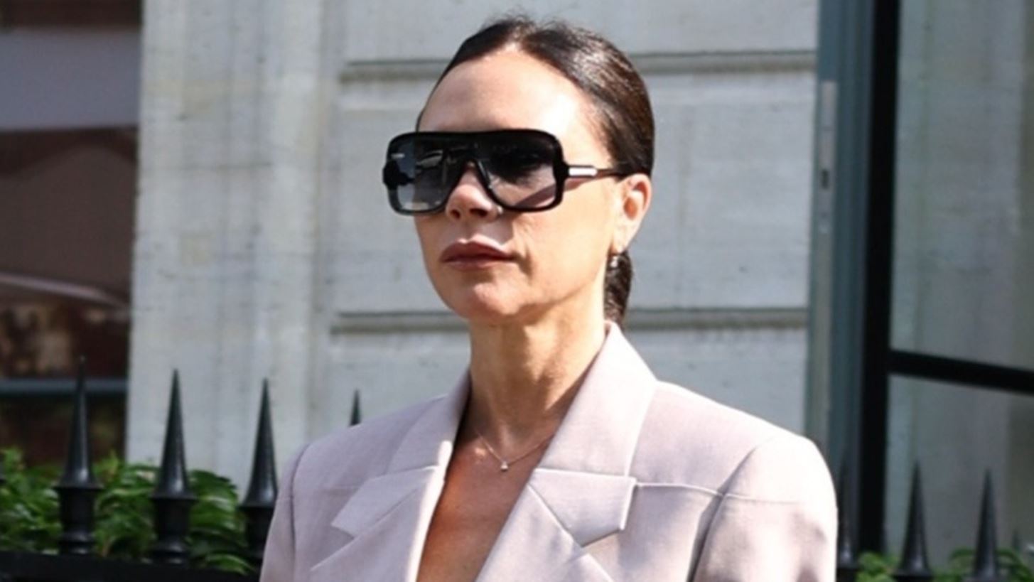 H Victoria Beckham &#x3B1;&#x3C0;&#x3BF;&#x3C6;&#x3AC;&#x3C3;&#x3B9;&#x3C3;&#x3B5; &#x3BD;&#x3B1; &#x3BC;&#x3B1;&#x3C2; &#x3B4;&#x3B5;&#x3AF;&#x3BE;&#x3B5;&#x3B9; &#x3C4;&#x3B7;&#x3BD; &quot;&#x3B1;&#x3BD;&#x3B8;&#x3C1;&#x3CE;&#x3C0;&#x3B9;&#x3BD;&#x3B7; &#x3C0;&#x3BB;&#x3B5;&#x3C5;&#x3C1;&#x3AC;&quot; &#x3C4;&#x3B7;&#x3C2;