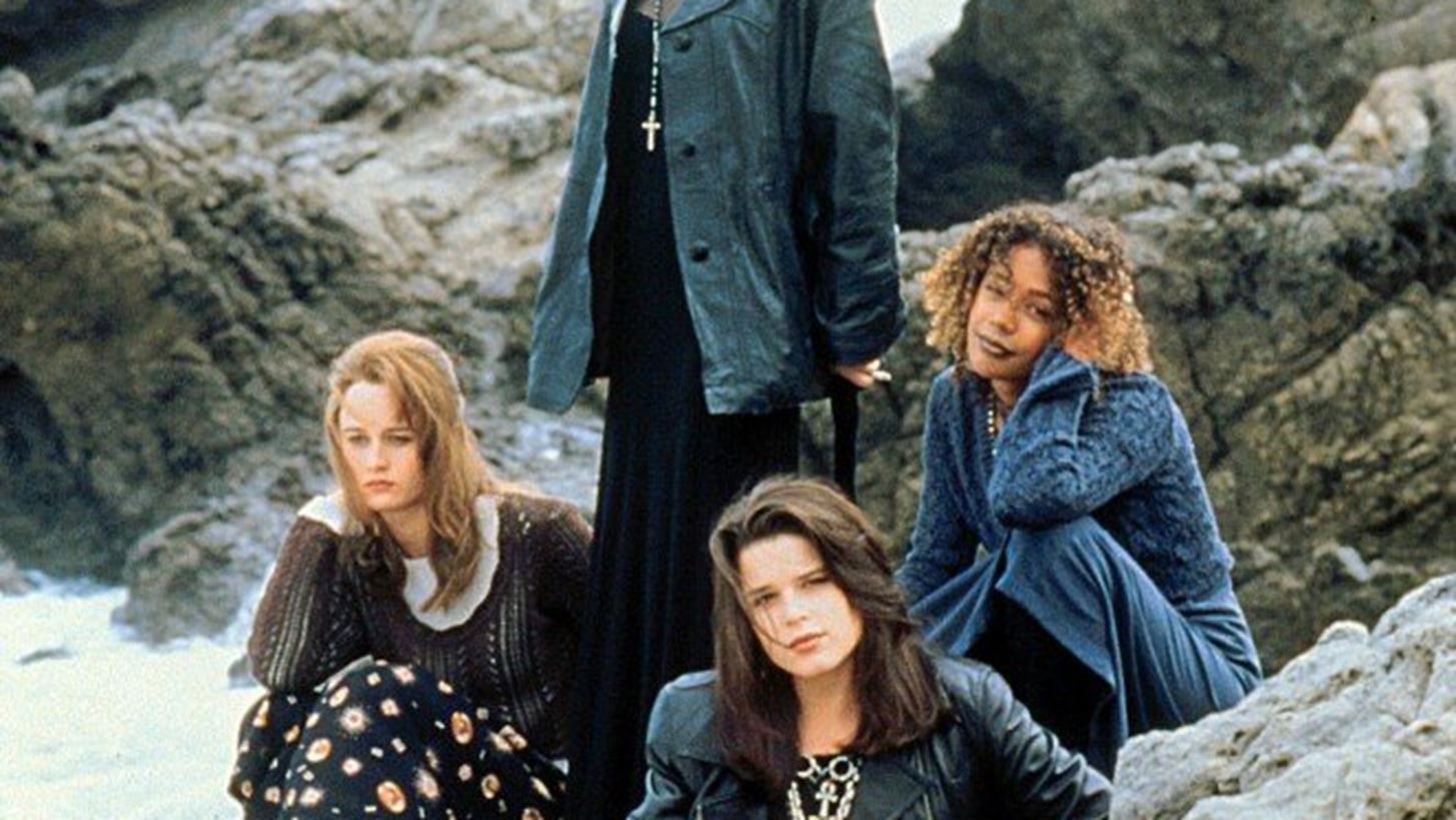 The Craft: &#x397; cult &#x3C4;&#x3B1;&#x3B9;&#x3BD;&#x3AF;&#x3B1; &#x3C4;&#x3C1;&#x3CC;&#x3BC;&#x3BF;&#x3C5; &#x3C4;&#x3C9;&#x3BD; 90&#x27;s &#x3B5;&#x3C0;&#x3B9;&#x3C3;&#x3C4;&#x3C1;&#x3AD;&#x3C6;&#x3B5;&#x3B9; &#x3BC;&#x3B5; reboot