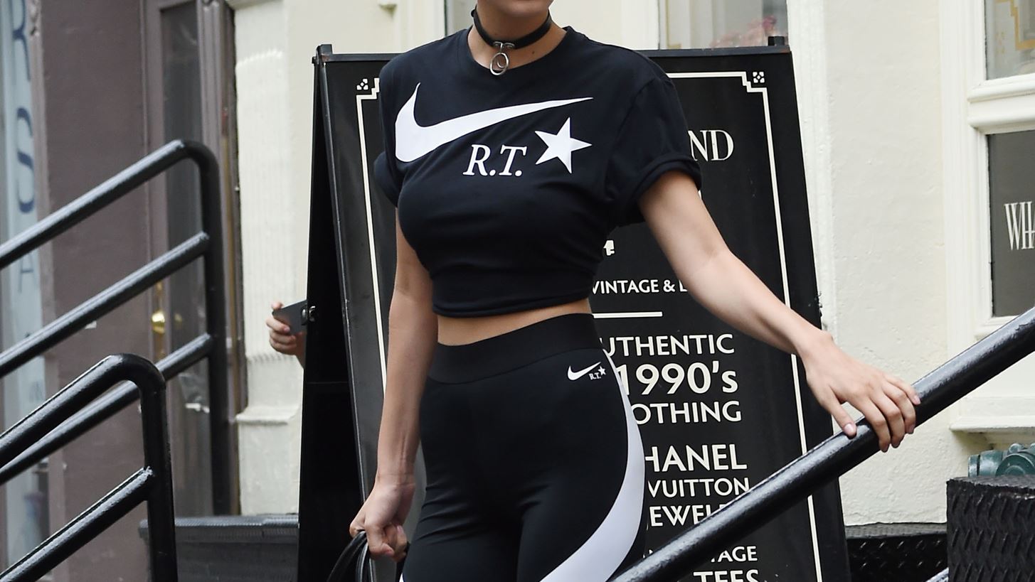 H Bella Hadid &#x3B5;&#x3AF;&#x3BD;&#x3B1;&#x3B9; &#x3C4;&#x3BF; &#x3BD;&#x3AD;&#x3BF; &#x3C0;&#x3C1;&#x3CC;&#x3C3;&#x3C9;&#x3C0;&#x3BF; &#x3C4;&#x3B7;&#x3C2; Nike