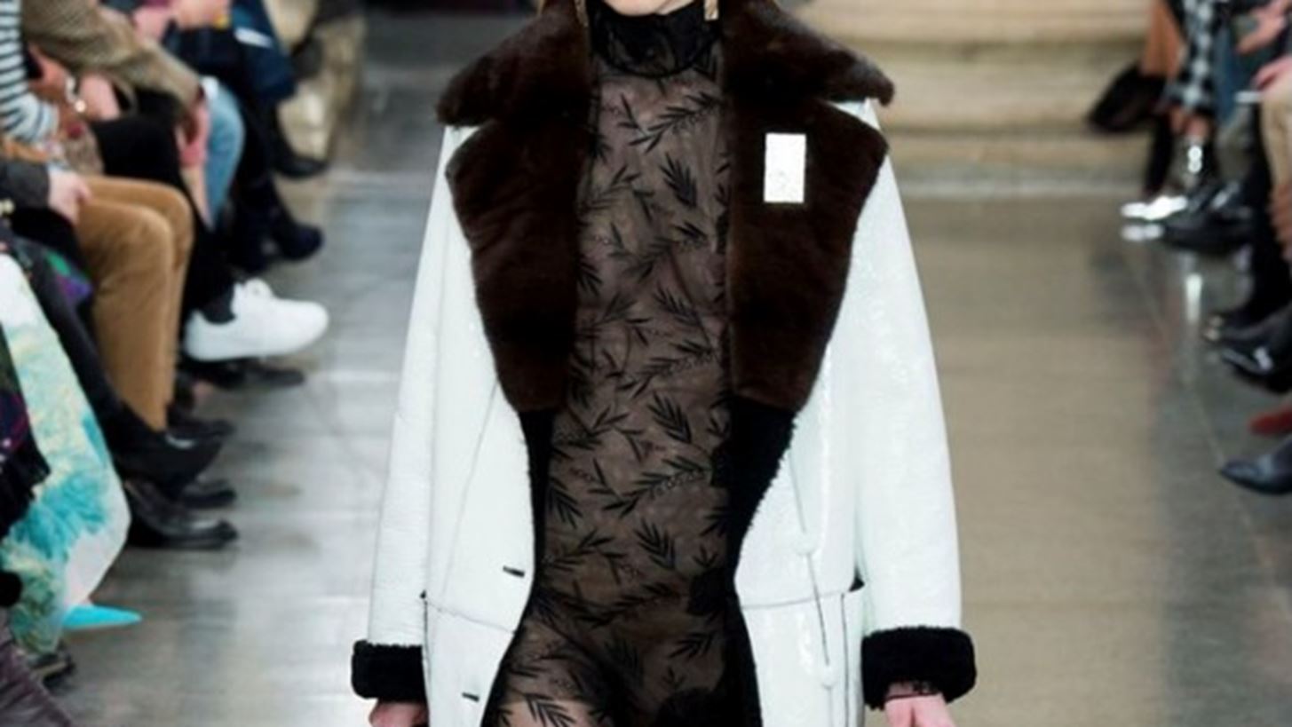 O Christopher Kane &#x3B5;&#x3C0;&#x3B1;&#x3BD;&#x3B1;&#x3C6;&#x3AD;&#x3C1;&#x3B5;&#x3B9; &#x3C4;&#x3B1; Crocs &#x3C3;&#x3C4;&#x3B7;&#x3BD; &#x3C0;&#x3B1;&#x3C3;&#x3B1;&#x3C1;&#x3AD;&#x3BB;&#x3B1;