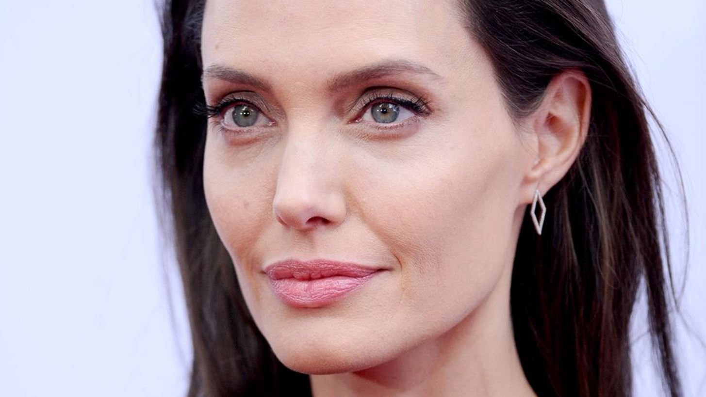 &#x397; Angelina Jolie &#x3C3;&#x3BA;&#x3B7;&#x3BD;&#x3BF;&#x3B8;&#x3B5;&#x3C4;&#x3B5;&#x3AF; &#x3BC;&#x3B9;&#x3B1; &#x3BD;&#x3AD;&#x3B1; &#x3C4;&#x3B1;&#x3B9;&#x3BD;&#x3AF;&#x3B1; &#x3B3;&#x3B9;&#x3B1; &#x3C4;&#x3BF; Netflix