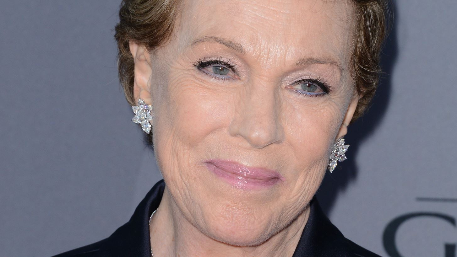 Julie Andrews | &#x397; &#x3B1;&#x3C0;&#x3BF;&#x3BA;&#x3AC;&#x3BB;&#x3C5;&#x3C8;&#x3B7; &#x3B3;&#x3B9;&#x3B1; &#x3C4;&#x3BF;&#x3BD; &#x3C1;&#x3CC;&#x3BB;&#x3BF; &#x3C4;&#x3B7;&#x3C2; &#x3C3;&#x3C4;&#x3BF; Bridgerton
