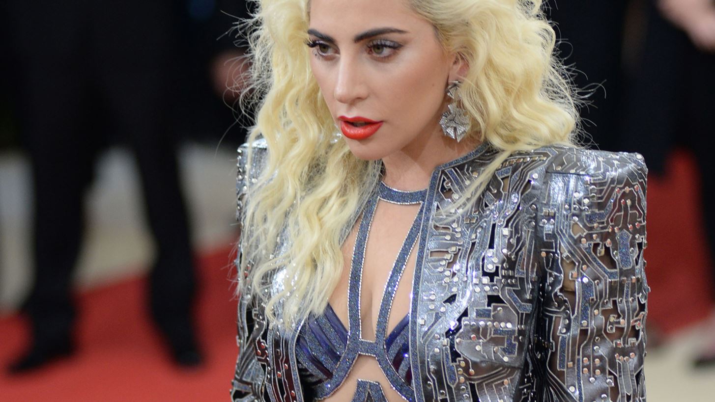 &#x39A;&#x3B1;&#x3B9; &#x3BD;&#x3B1;&#x3B9;! &#x391;&#x3C5;&#x3C4;&#x3CC;&#x3C2; &#x3BF; &#x3C1;&#x3CC;&#x3BB;&#x3BF;&#x3C2; &#x3C4;&#x3B1;&#x3B9;&#x3C1;&#x3B9;&#x3AC;&#x3B6;&#x3B5;&#x3B9; &#x3B3;&#x3AC;&#x3BD;&#x3C4;&#x3B9; &#x3C3;&#x3C4;&#x3B7;&#x3BD; Lady Gaga