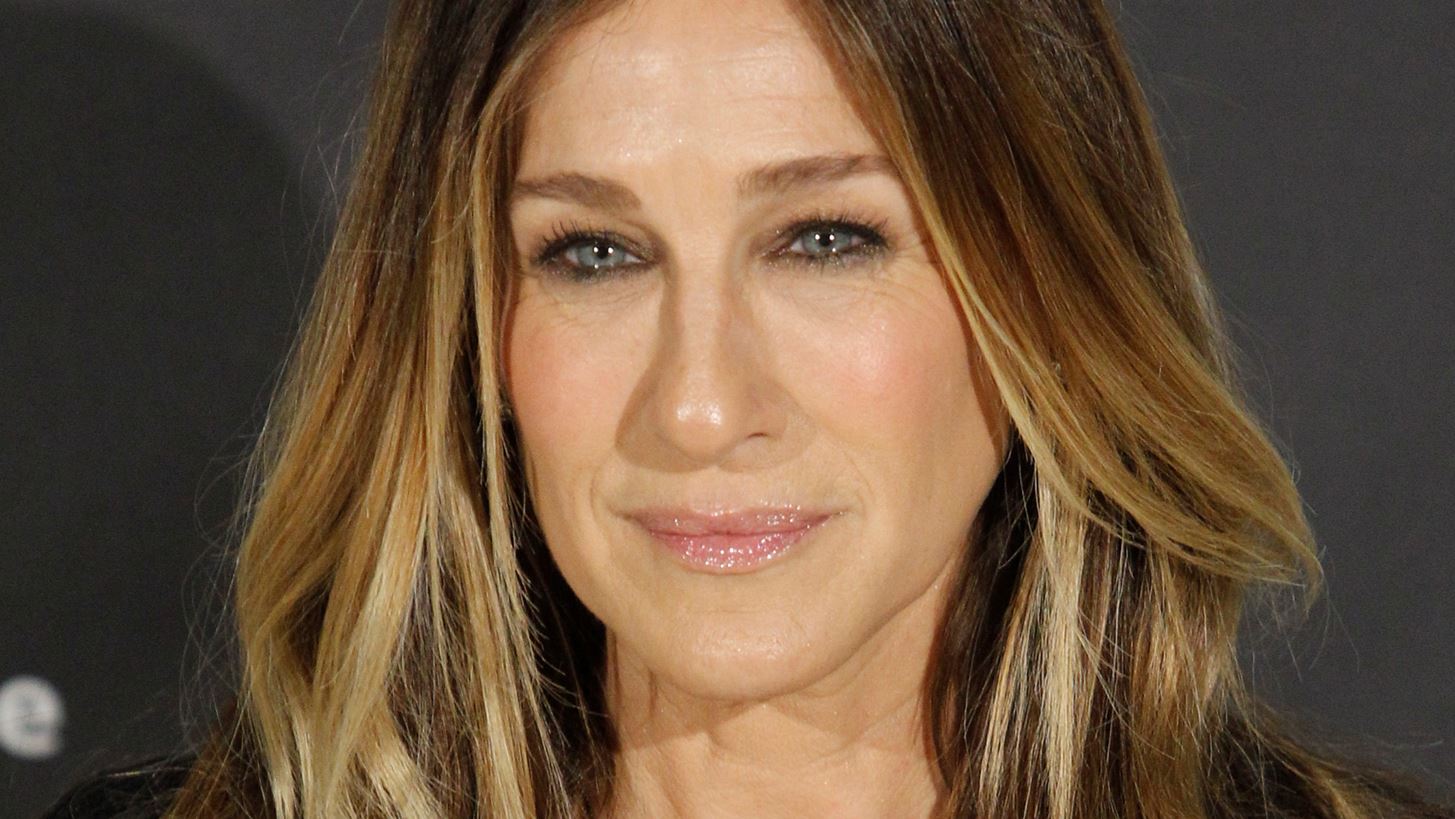 H Sarah Jessica Parker &#x3C3;&#x3C7;&#x3B5;&#x3B4;&#x3B9;&#x3AC;&#x3B6;&#x3B5;&#x3B9; &#x3C4;&#x3B7; &#x3B4;&#x3B9;&#x3BA;&#x3AE; &#x3C4;&#x3B7;&#x3C2; &#x3C3;&#x3C5;&#x3BB;&#x3BB;&#x3BF;&#x3B3;&#x3AE; &#x3BC;&#x3B5; &#x3C4;&#x3C3;&#x3AC;&#x3BD;&#x3C4;&#x3B5;&#x3C2;