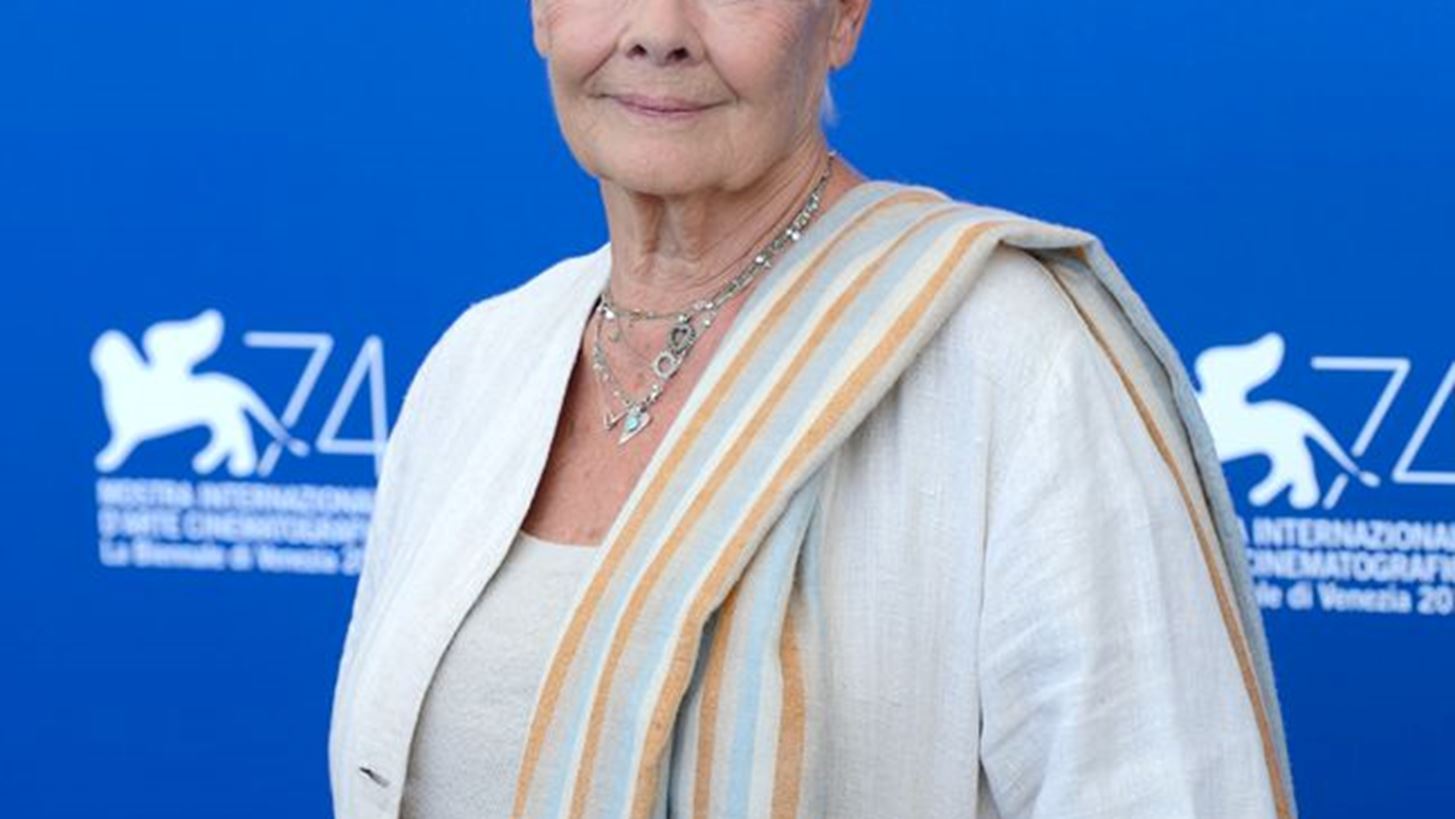 &#x397; Judi Dench &#x3C7;&#x3BF;&#x3C1;&#x3B5;&#x3CD;&#x3B5;&#x3B9; &#x3C3;&#x3C4;&#x3BF; TikTok &#x3BC;&#x3B1;&#x3B6;&#x3AF; &#x3BC;&#x3B5; &#x3C4;&#x3B7;&#x3BD; &#x3BA;&#x3CC;&#x3C1;&#x3B7; &#x3BA;&#x3B1;&#x3B9; &#x3C4;&#x3BF;&#x3BD; &#x3B5;&#x3B3;&#x3B3;&#x3BF;&#x3BD;&#x3CC; &#x3C4;&#x3B7;&#x3C2;