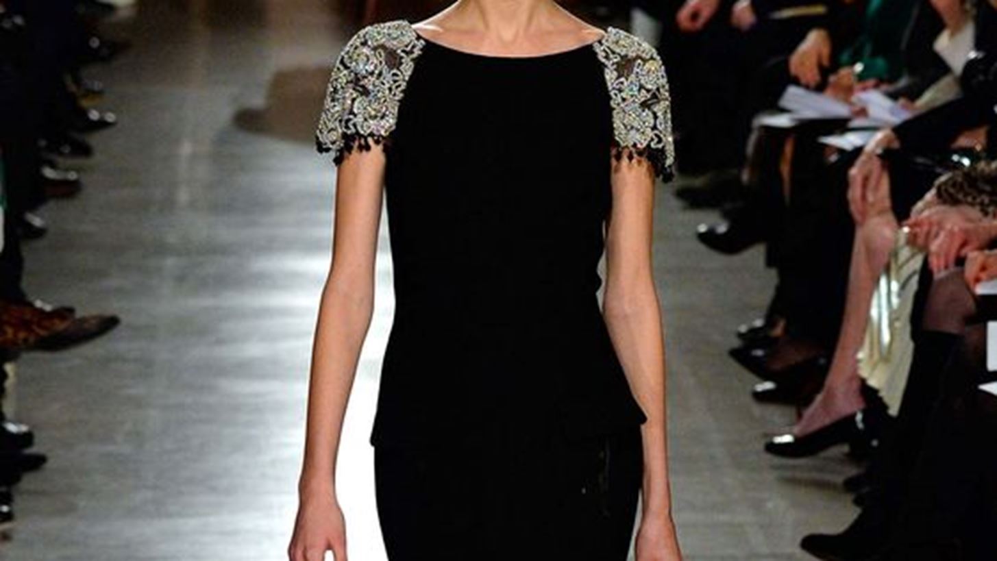 &#x39B;&#x3CD;&#x3B8;&#x3B7;&#x3BA;&#x3B5; &#x3B7; &#x3B4;&#x3B9;&#x3BA;&#x3B1;&#x3C3;&#x3C4;&#x3B9;&#x3BA;&#x3AE; &#x3B4;&#x3B9;&#x3B1;&#x3BC;&#x3AC;&#x3C7;&#x3B7; &#x3BC;&#x3B5;&#x3C4;&#x3B1;&#x3BE;&#x3CD; &#x3C4;&#x3C9;&#x3BD; Carolina Herrera &#x3BA;&#x3B1;&#x3B9; Oscar de la Renta