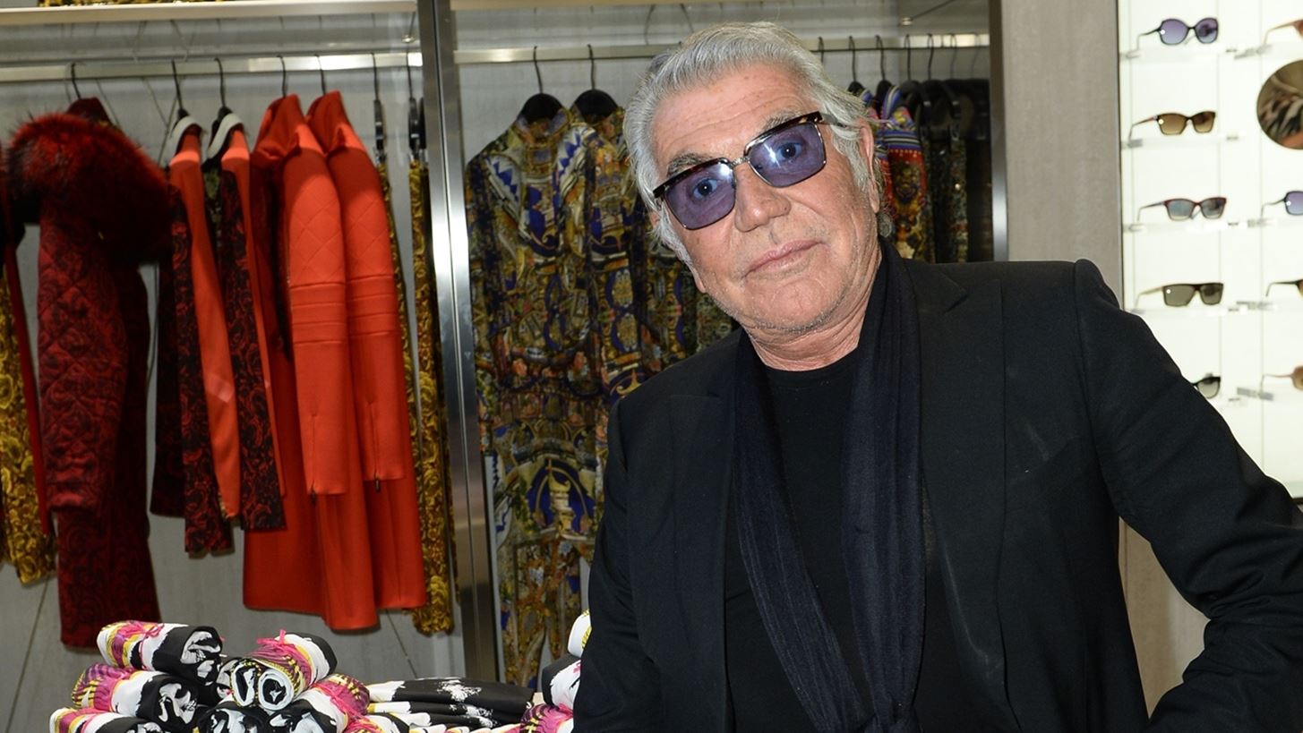 Roberto Cavalli | H &#x3C3;&#x3C5;&#x3BD;&#x3B1;&#x3C1;&#x3C0;&#x3B1;&#x3C3;&#x3C4;&#x3B9;&#x3BA;&#x3AE; &#x3B6;&#x3C9;&#x3AE; &#x3C4;&#x3BF;&#x3C5; &#x3C3;&#x3C7;&#x3B5;&#x3B4;&#x3B9;&#x3B1;&#x3C3;&#x3C4;&#x3AE; &#x3C0;&#x3BF;&#x3C5; &#x3AE;&#x3B8;&#x3B5;&#x3BB;&#x3B5; &#x3BC;&#x3CC;&#x3BD;&#x3BF; &#x3BD;&#x3B1; &#x3BA;&#x3AC;&#x3BD;&#x3B5;&#x3B9; &#x3C4;&#x3B9;&#x3C2; &#x3B3;&#x3C5;&#x3BD;&#x3B1;&#x3AF;&#x3BA;&#x3B5;&#x3C2; &#x3BD;&#x3B1; &#x3B4;&#x3B5;&#x3AF;&#x3C7;&#x3BD;&#x3BF;&#x3C5;&#x3BD; &#x3CC;&#x3BC;&#x3BF;&#x3C1;&#x3C6;&#x3B5;&#x3C2;