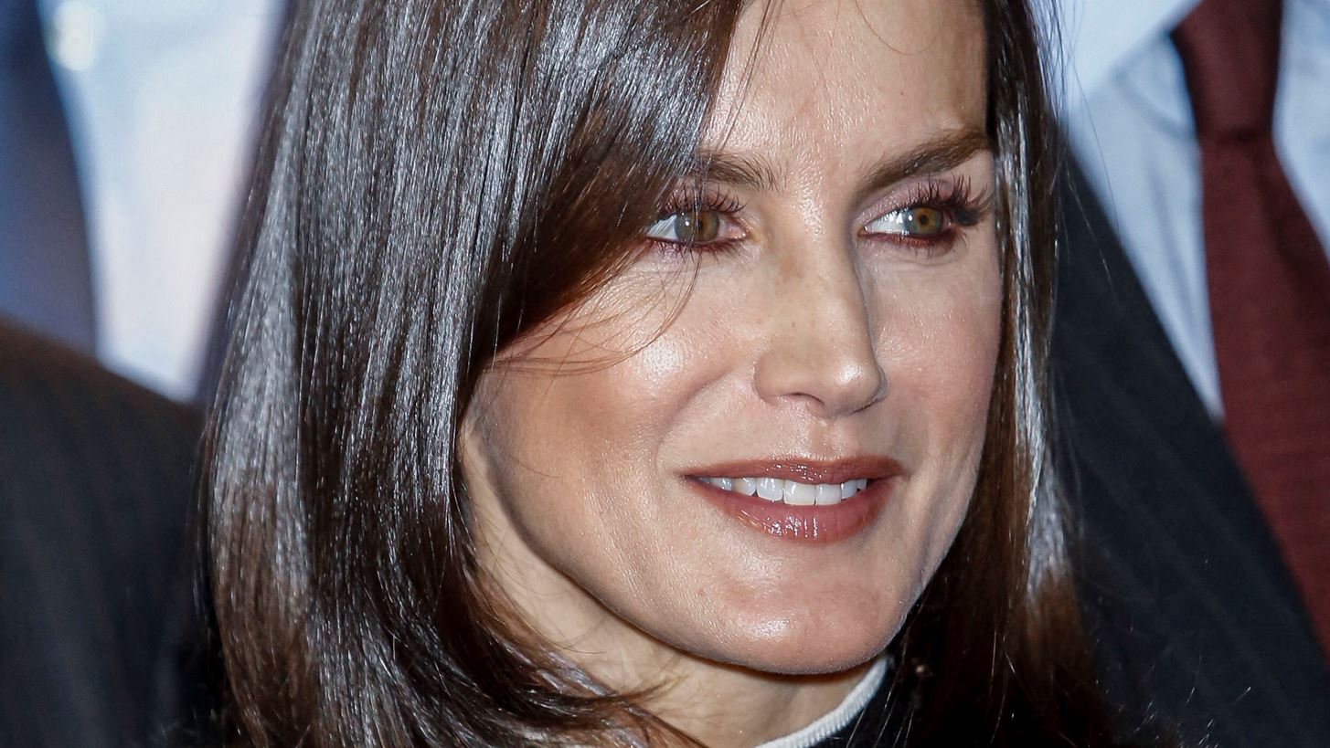 &#x397; &#x3B2;&#x3B1;&#x3C3;&#x3AF;&#x3BB;&#x3B9;&#x3C3;&#x3C3;&#x3B1; Letizia &#x3AD;&#x3BA;&#x3B1;&#x3BD;&#x3B5; &#x3BC;&#x3AF;&#x3B1; &#x3B1;&#x3C0;&#x3CC; &#x3C4;&#x3B9;&#x3C2; &#x3C0;&#x3B9;&#x3BF; chic &#x3B5;&#x3BC;&#x3C6;&#x3B1;&#x3BD;&#x3AF;&#x3C3;&#x3B5;&#x3B9;&#x3C2; &#x3C4;&#x3B7;&#x3C2; &#x3BC;&#x3B5; statement &#x3C0;&#x3BF;&#x3C5;&#x3BB;&#x3CC;&#x3B2;&#x3B5;&#x3C1;