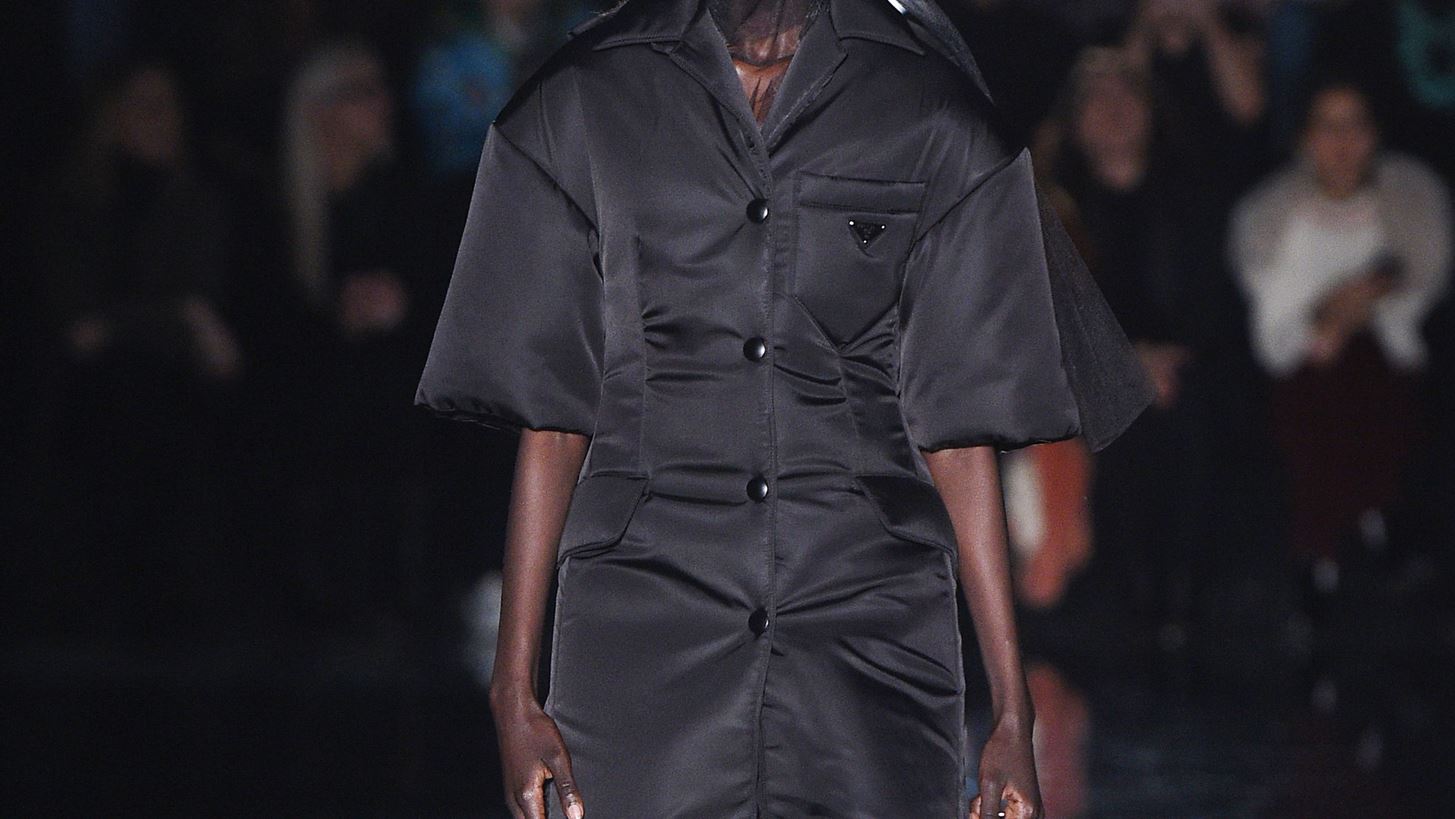 H Anok Yai &#x3B3;&#x3C1;&#x3AC;&#x3C6;&#x3B5;&#x3B9; &#x3C4;&#x3B7; &#x3B4;&#x3B9;&#x3BA;&#x3AE; &#x3C4;&#x3B7;&#x3C2; &#x3B9;&#x3C3;&#x3C4;&#x3BF;&#x3C1;&#x3AF;&#x3B1; &#x3C3;&#x3C4;&#x3BF;&#x3BD; &#x3BA;&#x3CC;&#x3C3;&#x3BC;&#x3BF; &#x3C4;&#x3B7;&#x3C2; &#x3BC;&#x3CC;&#x3B4;&#x3B1;&#x3C2;