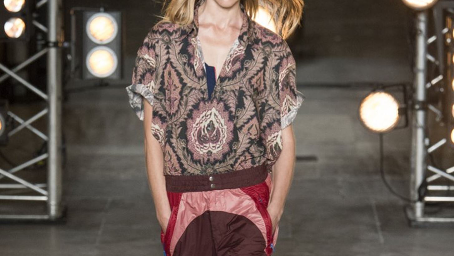 10 καλοκαιρινοί συνδυασμοί με παντελόνι από την πασαρέλα