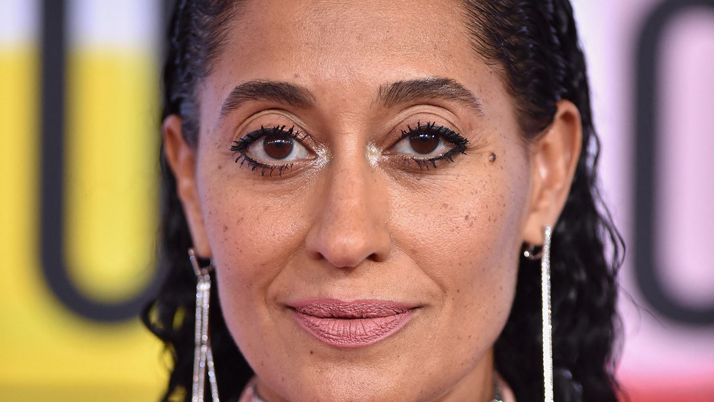 &#x397; Tracee Ellis Ross &#x3B8;&#x3B1; &#x3C4;&#x3B9;&#x3BC;&#x3B7;&#x3B8;&#x3B5;&#x3AF; &#x3BC;&#x3B5; &#x3C4;&#x3BF; &#x3B2;&#x3C1;&#x3B1;&#x3B2;&#x3B5;&#x3AF;&#x3BF; Fashion Icon