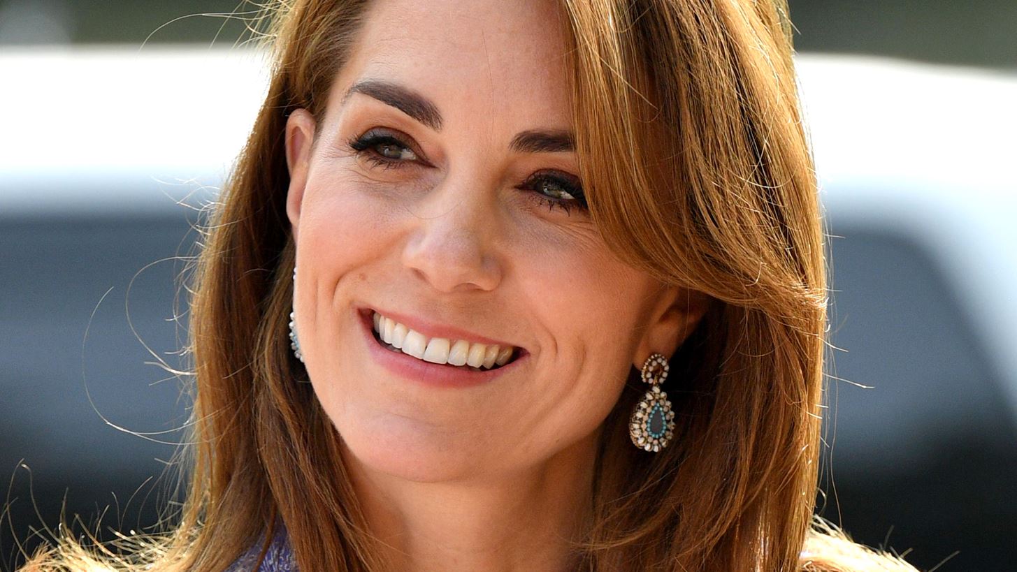 &#x3A4;&#x3BF; &#x3C0;&#x3B1;&#x3BB;&#x3AC;&#x3C4;&#x3B9; &#x3C4;&#x3BF;&#x3C5; Kensington &#x3B3;&#x3B9;&#x3BF;&#x3C1;&#x3C4;&#x3AC;&#x3B6;&#x3B5;&#x3B9; &#x3C4;&#x3B1; &#x3B3;&#x3B5;&#x3BD;&#x3AD;&#x3B8;&#x3BB;&#x3B9;&#x3B1; &#x3C4;&#x3B7;&#x3C2; Kate Middleton &#x3BC;&#x3B5; &#x3AD;&#x3BD;&#x3B1; &#x3BD;&#x3AD;&#x3BF; &#x3C0;&#x3BF;&#x3C1;&#x3C4;&#x3C1;&#x3B1;&#x3AF;&#x3C4;&#x3BF;
