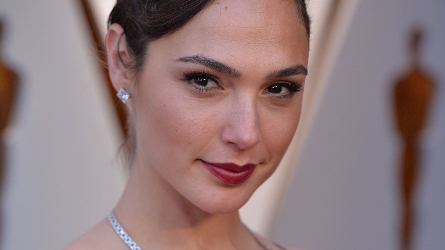 &#x397; Gal Gadot &#x3C0;&#x3B1;&#x3C1;&#x3B5;&#x3BC;&#x3B2;&#x3B1;&#x3AF;&#x3BD;&#x3B5;&#x3B9; &#x3C3;&#x3C4;&#x3B7;&#x3BD; &#x3C0;&#x3BF;&#x3BB;&#x3B9;&#x3C4;&#x3B9;&#x3BA;&#x3AE; &#x3C4;&#x3BF;&#x3C5; &#x39D;&#x3B5;&#x3C4;&#x3B1;&#x3BD;&#x3B9;&#x3AC;&#x3C7;&#x3BF;&#x3C5; &#x3B3;&#x3B9;&#x3B1; &#x3C4;&#x3BF;&#x3C5;&#x3C2; &#x386;&#x3C1;&#x3B1;&#x3B2;&#x3B5;&#x3C2; &#x3C4;&#x3BF;&#x3C5; &#x399;&#x3C3;&#x3C1;&#x3B1;&#x3AE;&#x3BB;