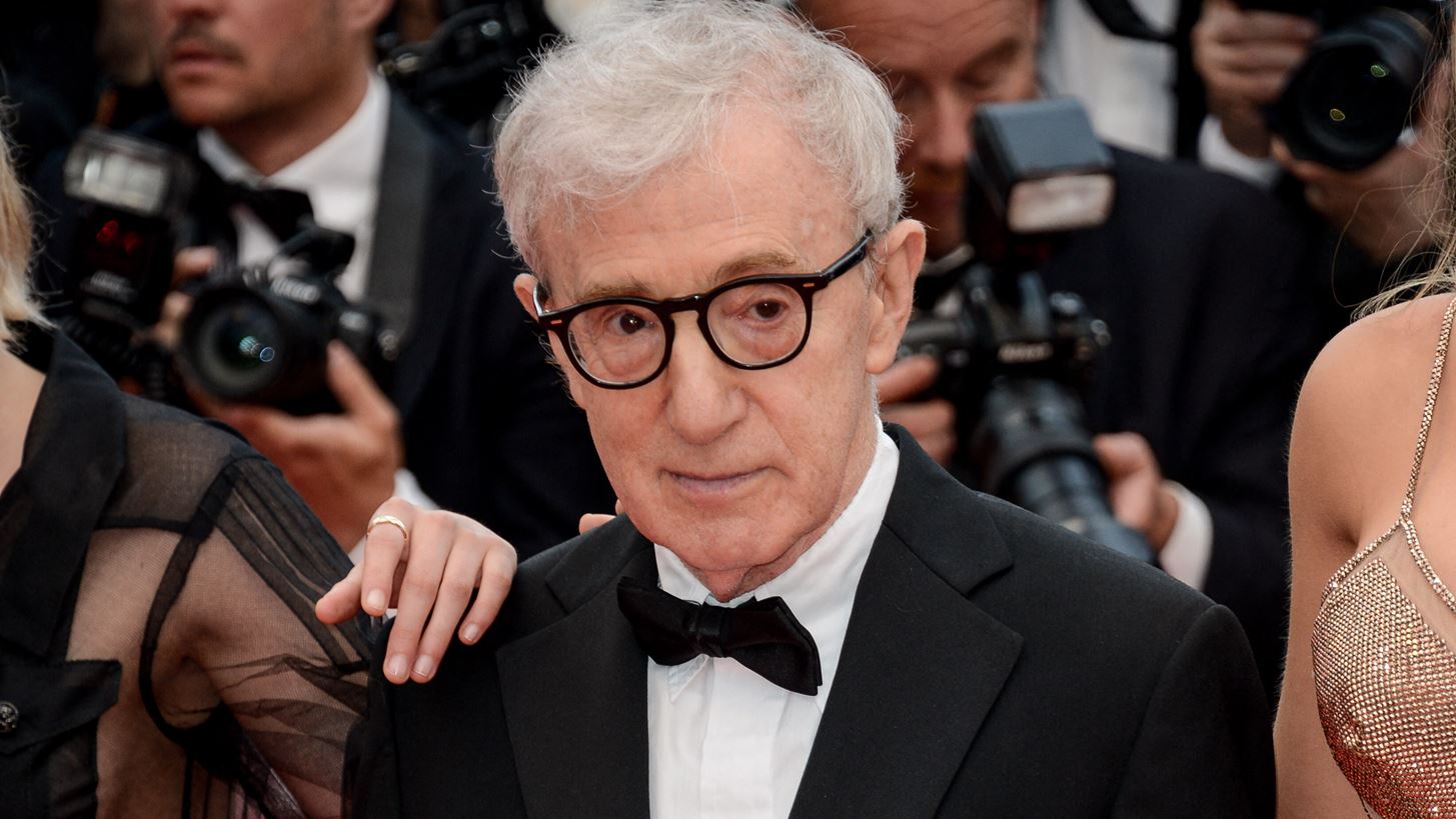Woody Allen | &#x391;&#x3C0;&#x3BF;&#x3C3;&#x3CD;&#x3C1;&#x3B5;&#x3C4;&#x3B1;&#x3B9; &#x3B1;&#x3C0;&#x3CC; &#x3C4;&#x3BF;&#x3BD; &#x3BA;&#x3B9;&#x3BD;&#x3B7;&#x3BC;&#x3B1;&#x3C4;&#x3BF;&#x3B3;&#x3C1;&#x3AC;&#x3C6;&#x3BF;;