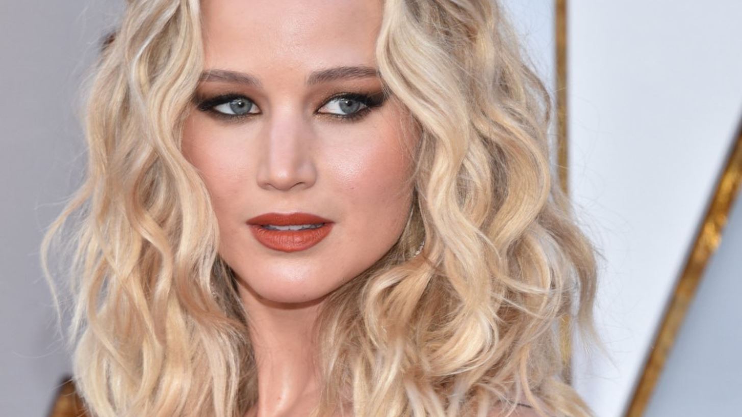 &#x397; Jennifer Lawrence &#x3BC;&#x3B9;&#x3BB;&#x3AC;&#x3B5;&#x3B9; &#x3C0;&#x3C1;&#x3CE;&#x3C4;&#x3B7; &#x3C6;&#x3BF;&#x3C1;&#x3AC; &#x3B3;&#x3B9;&#x3B1; &#x3C4;&#x3BF;&#x3BD; &#x3BC;&#x3AD;&#x3BB;&#x3BB;&#x3BF;&#x3BD;&#x3C4;&#x3B1; &#x3C3;&#x3CD;&#x3B6;&#x3C5;&#x3B3;&#x3CC; &#x3C4;&#x3B7;&#x3C2;