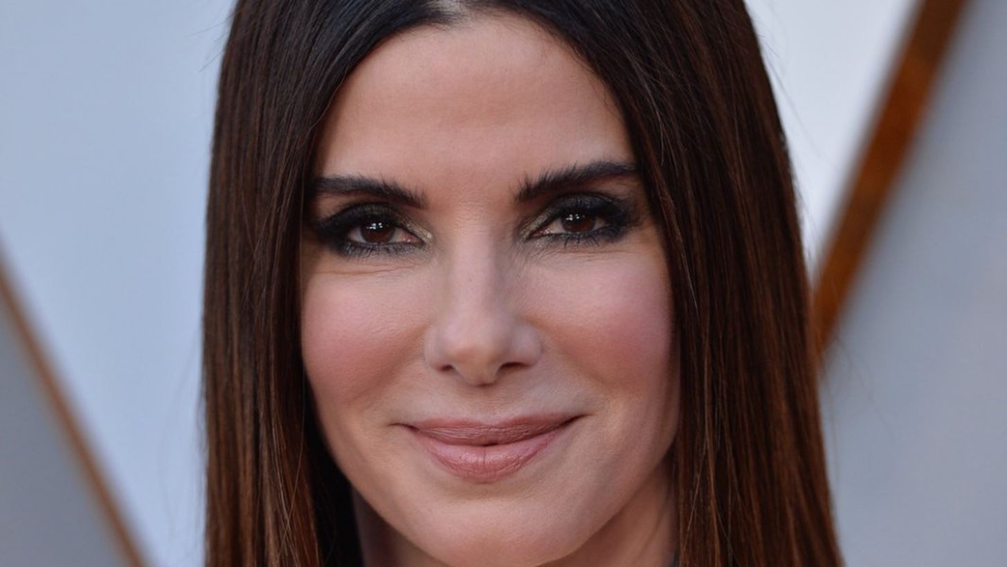 Sandra Bullock | &#x3A4;&#x3BF; &quot;&#x3B5;&#x3C5;&#x3C7;&#x3B1;&#x3C1;&#x3B9;&#x3C3;&#x3C4;&#x3CE;&quot; &#x3C0;&#x3BF;&#x3C5; &#x3B1;&#x3B9;&#x3C3;&#x3B8;&#x3AC;&#x3BD;&#x3B5;&#x3C4;&#x3B1;&#x3B9; &#x3CC;&#x3C4;&#x3B9; &#x3C7;&#x3C1;&#x3C9;&#x3C3;&#x3C4;&#x3AC;&#x3B5;&#x3B9; &#x3BC;&#x3B5;&#x3C4;&#x3AC; &#x3C4;&#x3BF;&#x3BD; &#x3B8;&#x3AC;&#x3BD;&#x3B1;&#x3C4;&#x3BF; &#x3C4;&#x3BF;&#x3C5; &#x3C3;&#x3C5;&#x3BD;&#x3C4;&#x3C1;&#x3CC;&#x3C6;&#x3BF;&#x3C5; &#x3C4;&#x3B7;&#x3C2;