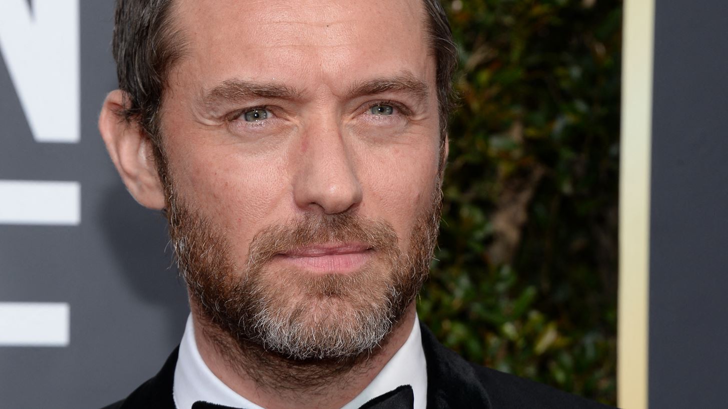 &#x39F; Jude Law &#x3C0;&#x3B1;&#x3BD;&#x3C4;&#x3C1;&#x3B5;&#x3CD;&#x3C4;&#x3B7;&#x3BA;&#x3B5; &#x3B3;&#x3B9;&#x3B1; &#x3B4;&#x3B5;&#x3CD;&#x3C4;&#x3B5;&#x3C1;&#x3B7; &#x3C6;&#x3BF;&#x3C1;&#x3AC;