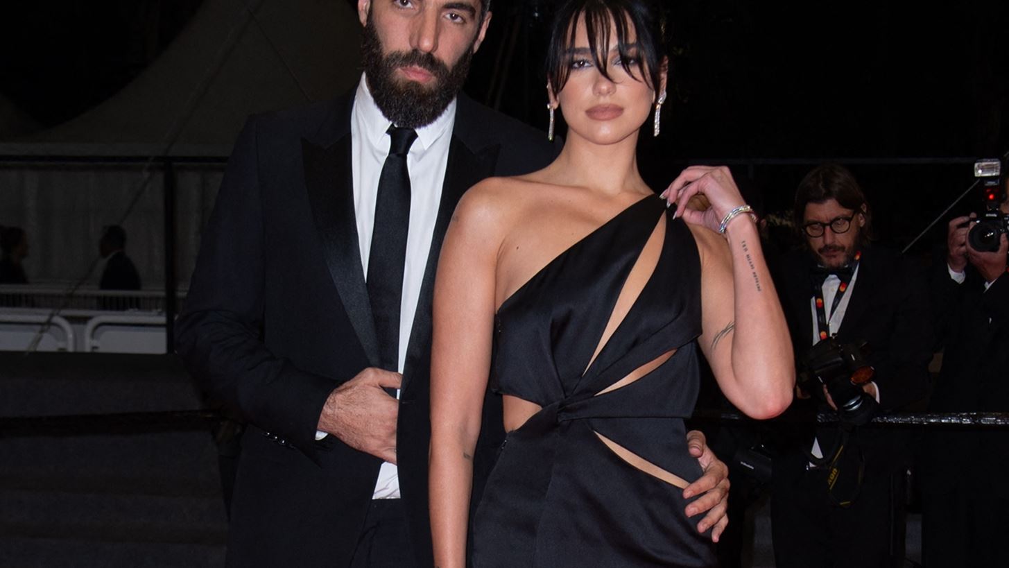 Dua Lipa | &#x388;&#x3BA;&#x3B1;&#x3BD;&#x3B5; &#x3C4;&#x3BF; &#x3B5;&#x3C0;&#x3CC;&#x3BC;&#x3B5;&#x3BD;&#x3BF; &#x3B2;&#x3AE;&#x3BC;&#x3B1; &#x3C3;&#x3C4;&#x3B7; &#x3C3;&#x3C7;&#x3AD;&#x3C3;&#x3B7; &#x3C4;&#x3B7;&#x3C2; &#x3BC;&#x3B5; &#x3C4;&#x3BF;&#x3BD; Romain Gavras