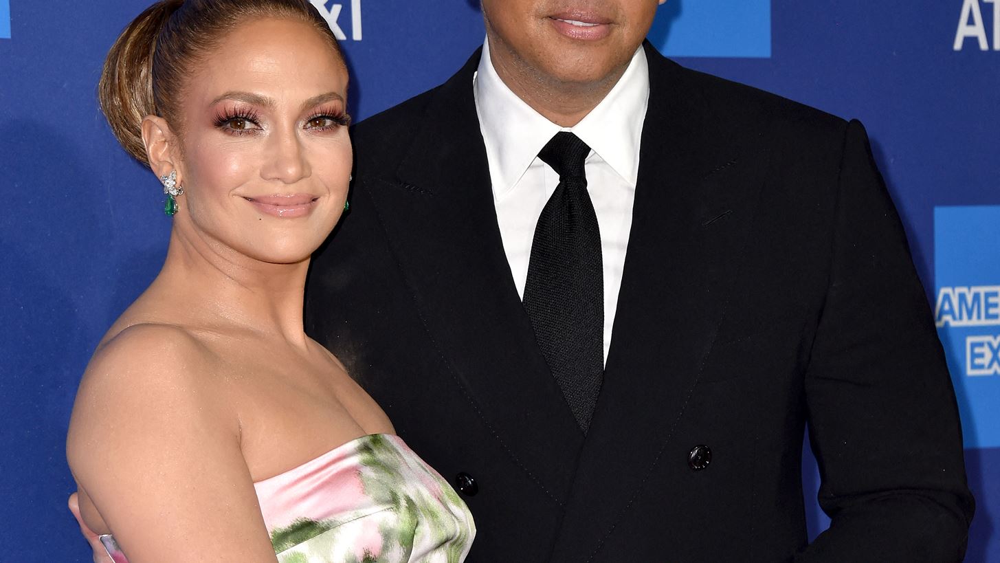 Jennifer Lopez | &#x3A4;&#x3B9; &#x3B5;&#x3C4;&#x3BF;&#x3B9;&#x3BC;&#x3AC;&#x3B6;&#x3B5;&#x3B9; &#x3B3;&#x3B9;&#x3B1; &#x3C4;&#x3B7;&#x3BD; &#x3C4;&#x3B5;&#x3BB;&#x3B5;&#x3C4;&#x3AE; &#x3BF;&#x3C1;&#x3BA;&#x3C9;&#x3BC;&#x3BF;&#x3C3;&#x3AF;&#x3B1;&#x3C2; &#x3C4;&#x3BF;&#x3C5; Biden