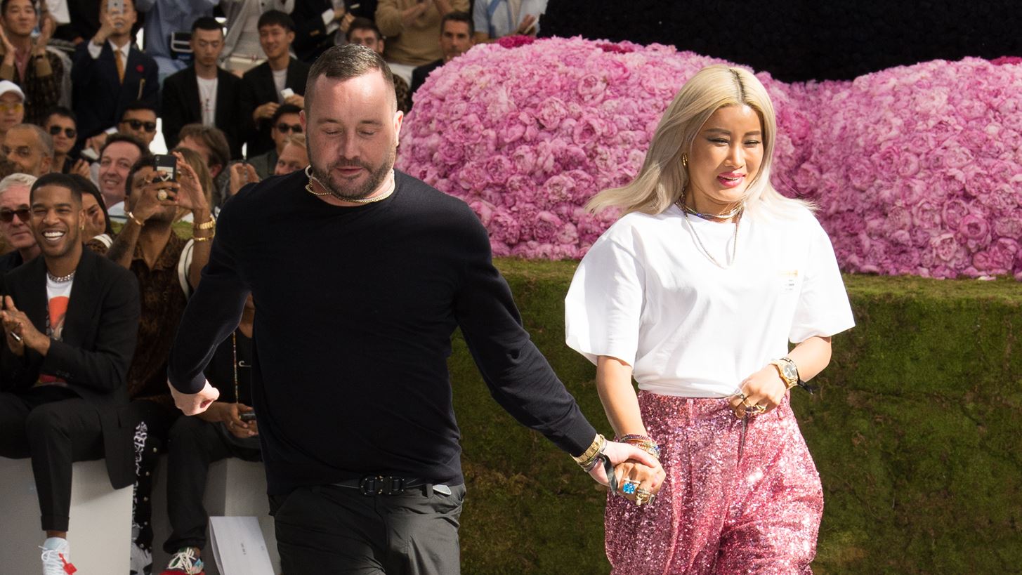 &#x391;&#x3BD;&#x3B1;&#x3BA;&#x3BF;&#x3B9;&#x3BD;&#x3CE;&#x3B8;&#x3B7;&#x3BA;&#x3B5; &#x3BF; &#x3B4;&#x3B9;&#x3AC;&#x3B4;&#x3BF;&#x3C7;&#x3BF;&#x3C2; &#x3C4;&#x3BF;&#x3C5; Kard Lagerfeld &#x3C3;&#x3C4;&#x3BF;&#x3BD; &#x3BF;&#x3AF;&#x3BA;&#x3BF; Fendi