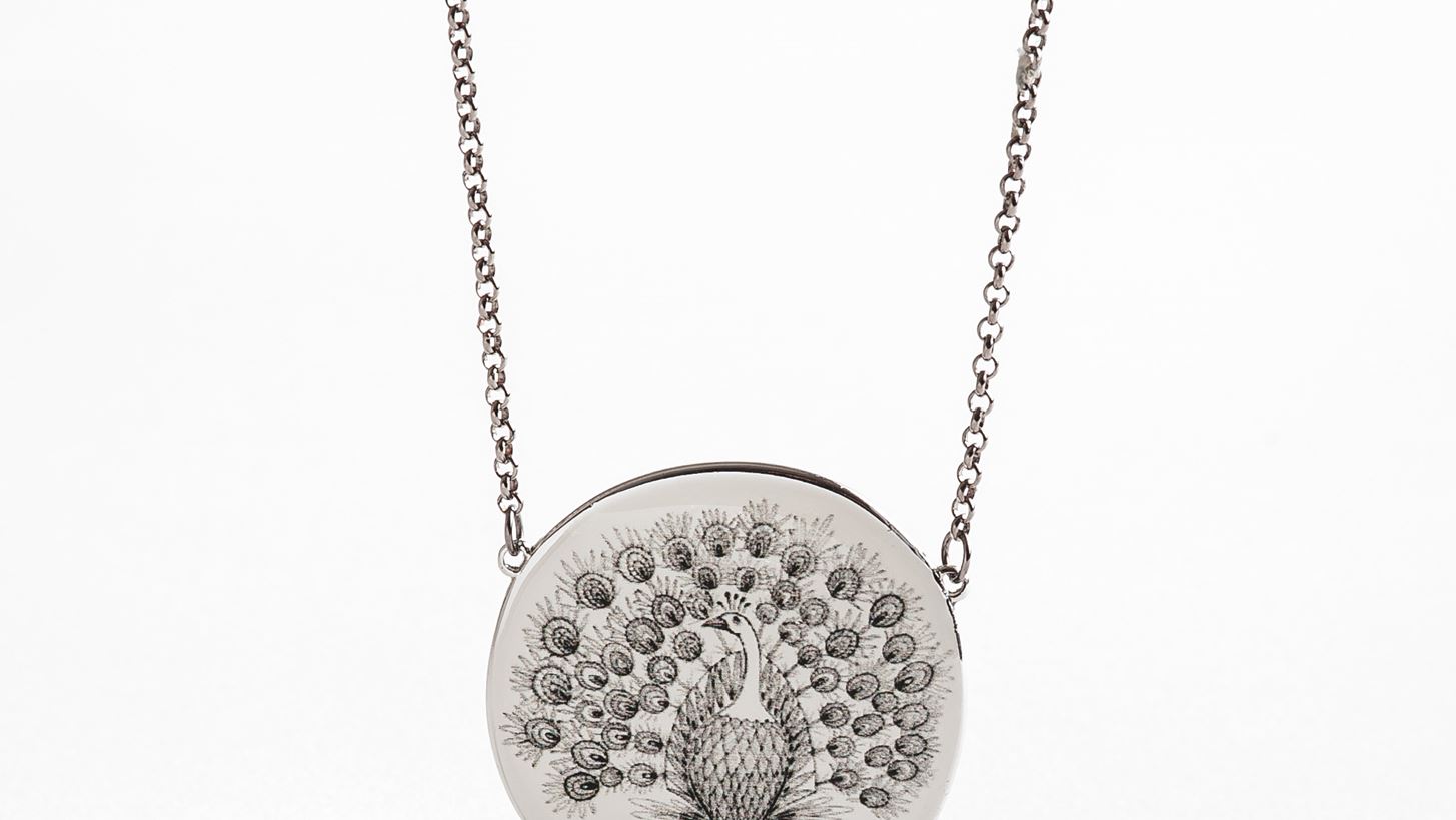 Αυτή η συλλογή χειροποίητων κοσμημάτων εμπνέεται από τη δύναμη των συμβόλων