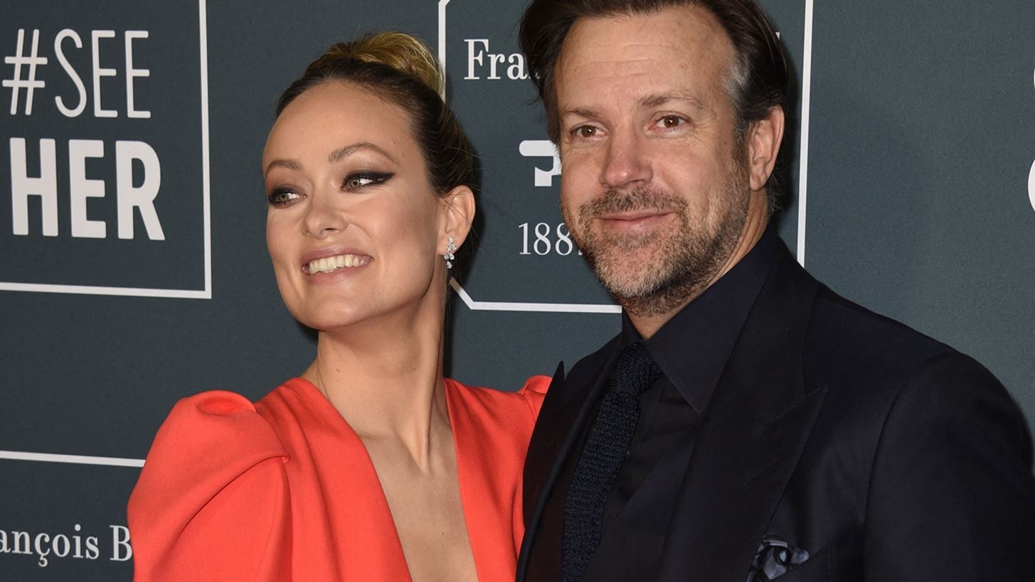 Olivia Wilde &amp; Jason Sudeikis | &#x3A4;&#x3AD;&#x3BB;&#x3BF;&#x3C2; &#x3B7; &#x3BC;&#x3B5;&#x3C4;&#x3B1;&#x3BE;&#x3CD; &#x3C4;&#x3BF;&#x3C5;&#x3C2; &#x3B4;&#x3B9;&#x3B1;&#x3BC;&#x3AC;&#x3C7;&#x3B7; - &#x3A4;&#x3BF; &#x3C0;&#x3BF;&#x3C3;&#x3CC; &#x3C0;&#x3BF;&#x3C5; &#x3BA;&#x3B1;&#x3BB;&#x3B5;&#x3AF;&#x3C4;&#x3B1;&#x3B9; &#x3BD;&#x3B1; &#x3C0;&#x3BB;&#x3B7;&#x3C1;&#x3CE;&#x3BD;&#x3B5;&#x3B9; &#x3BA;&#x3AC;&#x3B8;&#x3B5; &#x3BC;&#x3AE;&#x3BD;&#x3B1; &#x3BF; &#x3B7;&#x3B8;&#x3BF;&#x3C0;&#x3BF;&#x3B9;&#x3CC;&#x3C2;