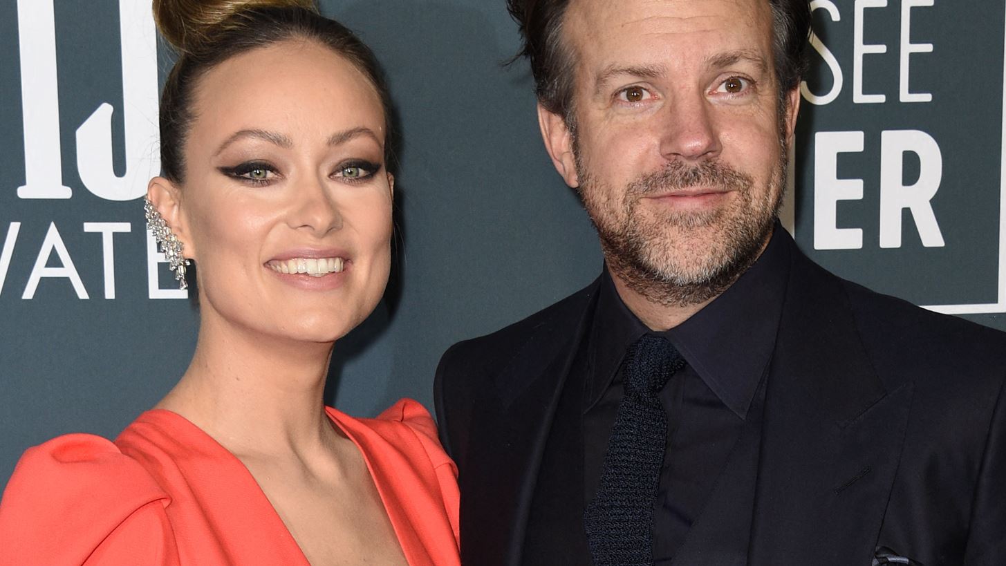 Olivia Wilde | &#x395;&#x3C0;&#x3B9;&#x3C3;&#x3C4;&#x3C1;&#x3AD;&#x3C6;&#x3B5;&#x3B9; &#x3C3;&#x3C4;&#x3BF;&#x3BD; Jason Sudeikis &#x3BC;&#x3B5;&#x3C4;&#x3AC; &#x3C4;&#x3BF;&#x3BD; &#x3C7;&#x3C9;&#x3C1;&#x3B9;&#x3C3;&#x3BC;&#x3CC; &#x3C4;&#x3B7;&#x3C2; &#x3BC;&#x3B5; &#x3C4;&#x3BF;&#x3BD; Harry Styles;
