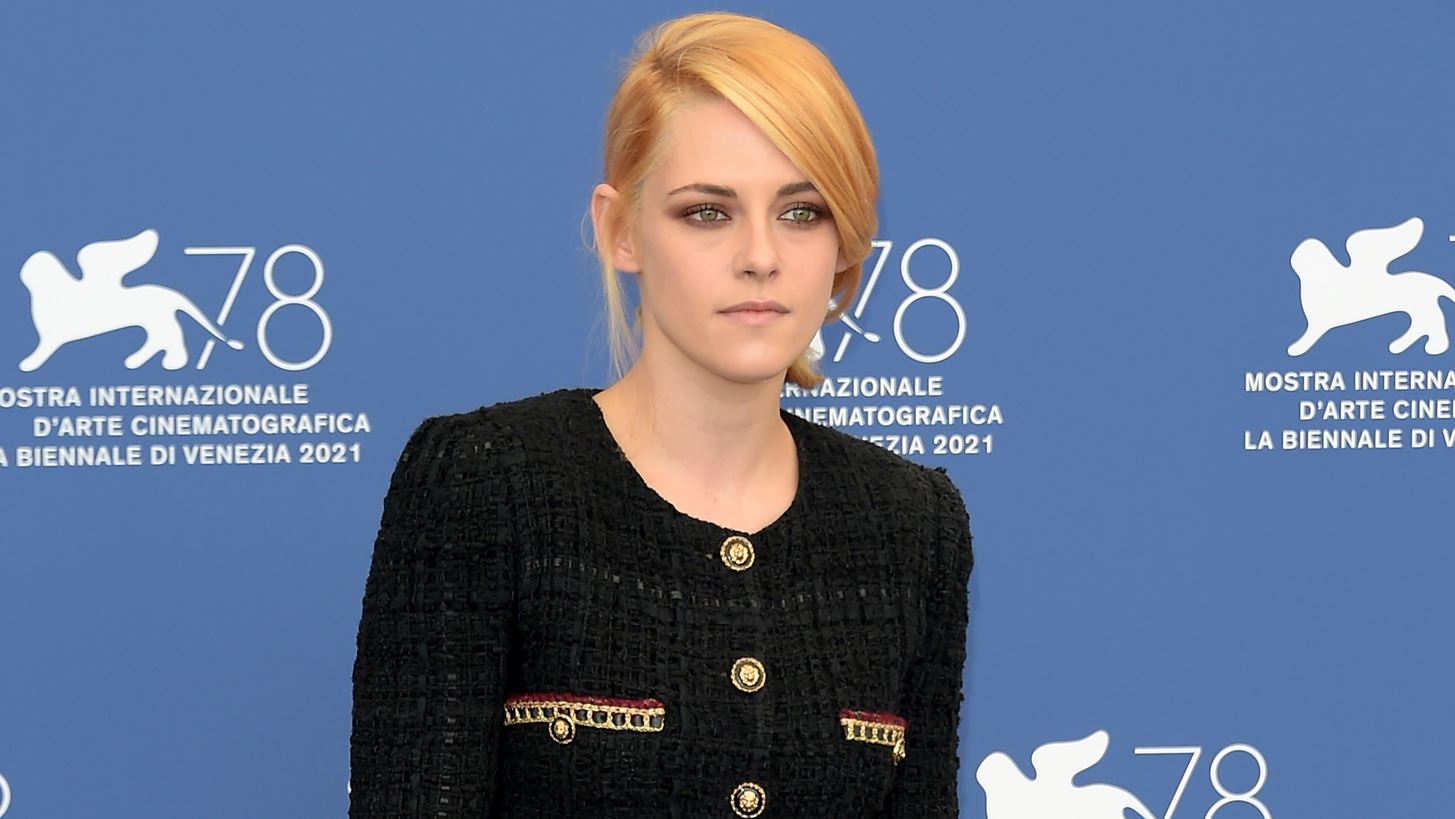 H Kristen Stewart &#x3B1;&#x3C1;&#x3C1;&#x3B1;&#x3B2;&#x3C9;&#x3BD;&#x3B9;&#x3AC;&#x3C3;&#x3C4;&#x3B7;&#x3BA;&#x3B5; &#x3C4;&#x3B7;&#x3BD; &#x3B1;&#x3B3;&#x3B1;&#x3C0;&#x3B7;&#x3BC;&#x3AD;&#x3BD;&#x3B7; &#x3C4;&#x3B7;&#x3C2; &#x3CD;&#x3C3;&#x3C4;&#x3B5;&#x3C1;&#x3B1; &#x3B1;&#x3C0;&#x3CC; 2 &#x3C7;&#x3C1;&#x3CC;&#x3BD;&#x3B9;&#x3B1; &#x3C3;&#x3C7;&#x3AD;&#x3C3;&#x3B7;&#x3C2;