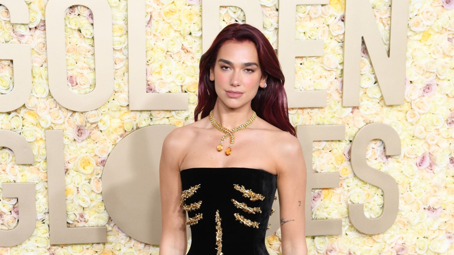 Dua Lipa | &#x395;&#x3C1;&#x3C9;&#x3C4;&#x3B5;&#x3C5;&#x3BC;&#x3AD;&#x3BD;&#x3B7; &#x3BE;&#x3B1;&#x3BD;&#x3AC; &#x3BC;&#x3B5;&#x3C4;&#x3AC; &#x3C4;&#x3BF;&#x3BD; &#x3C7;&#x3C9;&#x3C1;&#x3B9;&#x3C3;&#x3BC;&#x3CC; &#x3B1;&#x3C0;&#x3CC; &#x3C4;&#x3BF;&#x3BD; Romain Gavras