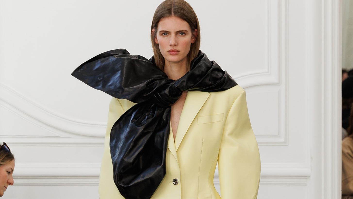 Givenchy | &#x397; Sarah Burton &#x3AD;&#x3BA;&#x3B1;&#x3BD;&#x3B5; &#x3C4;&#x3BF; homework &#x3C4;&#x3B7;&#x3C2; &#x3BF;&#x3BB;&#x3CC;&#x3C3;&#x3C9;&#x3C3;&#x3C4;&#x3B1;