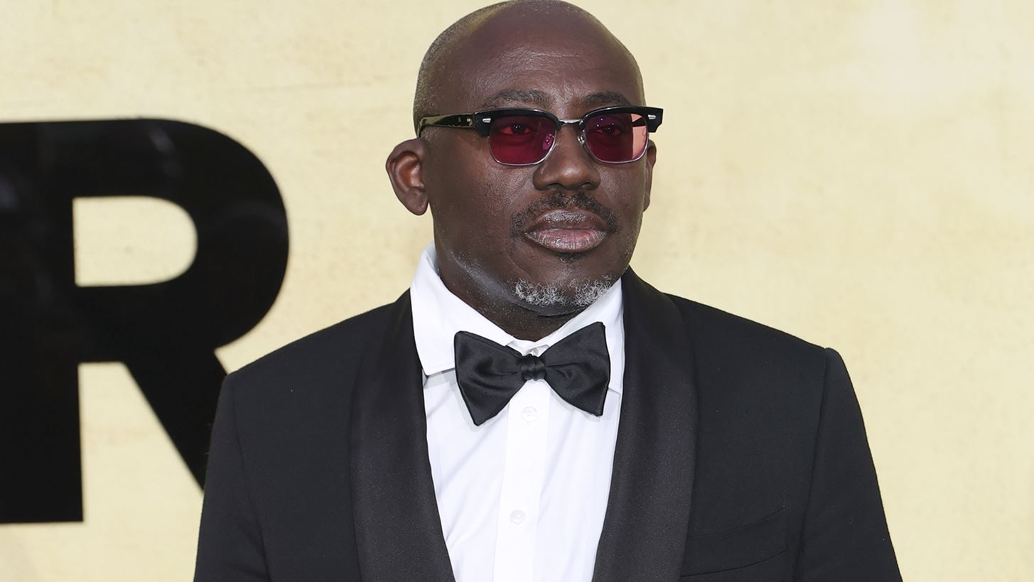 Edward Enninful | &#x3A4;&#x3BF; &#x3BD;&#x3AD;&#x3BF; &#x3B5;&#x3B3;&#x3C7;&#x3B5;&#x3AF;&#x3C1;&#x3B7;&#x3BC;&#x3B1; &#x3C4;&#x3BF;&#x3C5; &#x3B1;&#x3B3;&#x3B1;&#x3C0;&#x3B7;&#x3BC;&#x3AD;&#x3BD;&#x3BF;&#x3C5; &#x3C0;&#x3B1;&#x3B9;&#x3B4;&#x3B9;&#x3BF;&#x3CD; &#x3C4;&#x3B7;&#x3C2; &#x3BC;&#x3CC;&#x3B4;&#x3B1;&#x3C2; &#x3AD;&#x3C7;&#x3B5;&#x3B9; &#x3C0;&#x3BF;&#x3BB;&#x3BB;&#x3AC; &#x3BD;&#x3B1; &#x3C0;&#x3B5;&#x3B9; &#x3B3;&#x3B9;&#x3B1; &#x3C4;&#x3B7;&#x3BD; &#x3B5;&#x3BE;&#x3AD;&#x3BB;&#x3B9;&#x3BE;&#x3B7; &#x3C4;&#x3C9;&#x3BD; fashion media