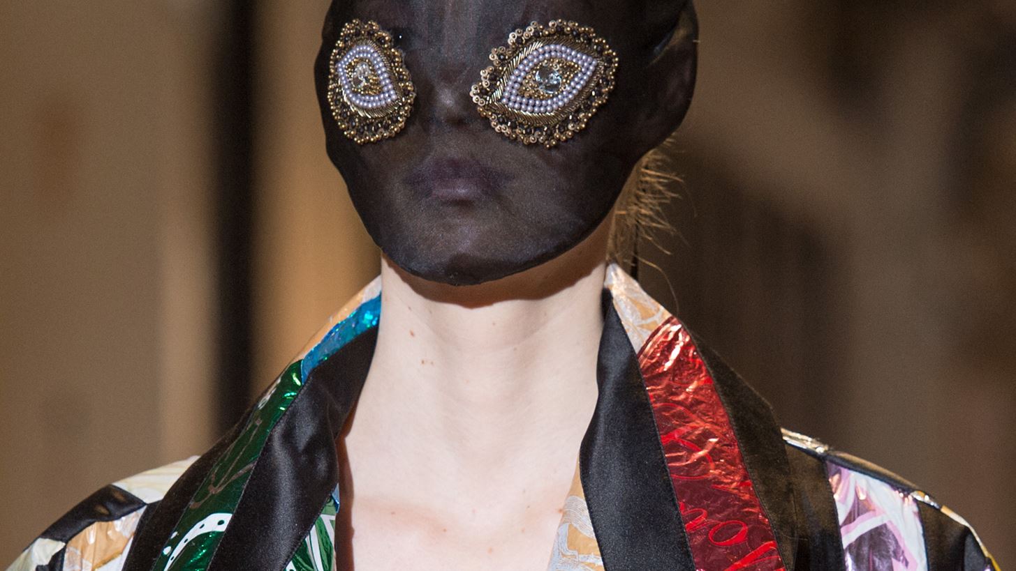 Martin Margiela | &#x397; &#x3B9;&#x3C3;&#x3C4;&#x3BF;&#x3C1;&#x3AF;&#x3B1; &#x3C0;&#x3AF;&#x3C3;&#x3C9; &#x3B1;&#x3C0;&#x3CC; &#x3C4;&#x3B7; &#x3C3;&#x3C0;&#x3AC;&#x3BD;&#x3B9;&#x3B1; &#x3C3;&#x3C5;&#x3BD;&#x3AD;&#x3BD;&#x3C4;&#x3B5;&#x3C5;&#x3BE;&#x3AE; &#x3C4;&#x3BF;&#x3C5; &#x3C3;&#x3C4;&#x3BF;&#x3BD; &#x3C3;&#x3BA;&#x3B7;&#x3BD;&#x3BF;&#x3B8;&#x3AD;&#x3C4;&#x3B7; Reiner Holzemer