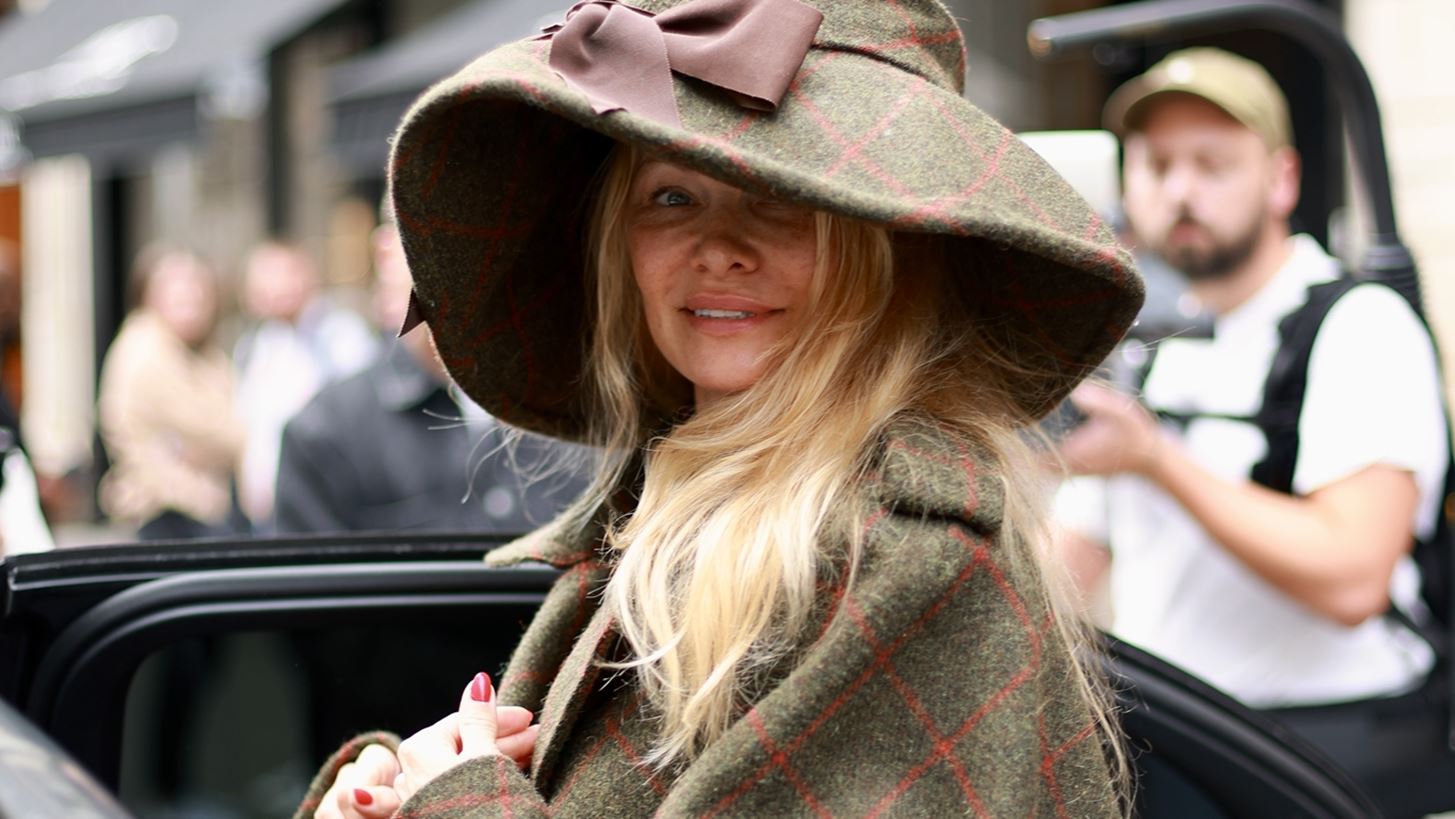 Pamela Anderson | &#x39F; &#x3C0;&#x3C1;&#x3B1;&#x3B3;&#x3BC;&#x3B1;&#x3C4;&#x3B9;&#x3BA;&#x3CC;&#x3C2; &#x3BB;&#x3CC;&#x3B3;&#x3BF;&#x3C2; &#x3B3;&#x3B9;&#x3B1; &#x3C4;&#x3BF;&#x3BD; &#x3BF;&#x3C0;&#x3BF;&#x3AF;&#x3BF; &#x3C3;&#x3C4;&#x3B1;&#x3BC;&#x3AC;&#x3C4;&#x3B7;&#x3C3;&#x3B5; &#x3BD;&#x3B1; &#x3C6;&#x3BF;&#x3C1;&#x3AC; make up &#x3C3;&#x3C4;&#x3B9;&#x3C2; &#x3B4;&#x3B7;&#x3BC;&#x3CC;&#x3C3;&#x3B9;&#x3B5;&#x3C2; &#x3B5;&#x3BC;&#x3C6;&#x3B1;&#x3BD;&#x3AF;&#x3C3;&#x3B5;&#x3B9;&#x3C2; &#x3C4;&#x3B7;&#x3C2;
