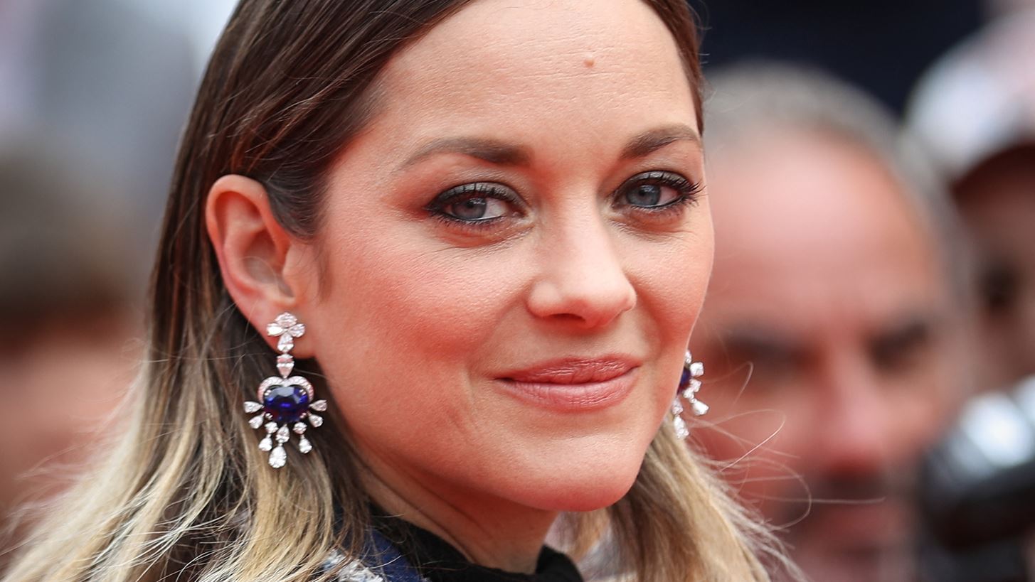 &#x38C;&#x3BB;&#x3BF;&#x3B9; &#x3BC;&#x3B9;&#x3BB;&#x3BF;&#x3CD;&#x3BD; &#x3B3;&#x3B9;&#x3B1; &#x3B1;&#x3C5;&#x3C4;&#x3AE; &#x3C4;&#x3B7;&#x3BD; &#x3B5;&#x3BC;&#x3C6;&#x3AC;&#x3BD;&#x3B9;&#x3C3;&#x3B7; &#x3C4;&#x3B7;&#x3C2; Marion Cotillard &#x3C3;&#x3C4;&#x3B9;&#x3C2; &#x39A;&#x3AC;&#x3BD;&#x3BD;&#x3B5;&#x3C2;