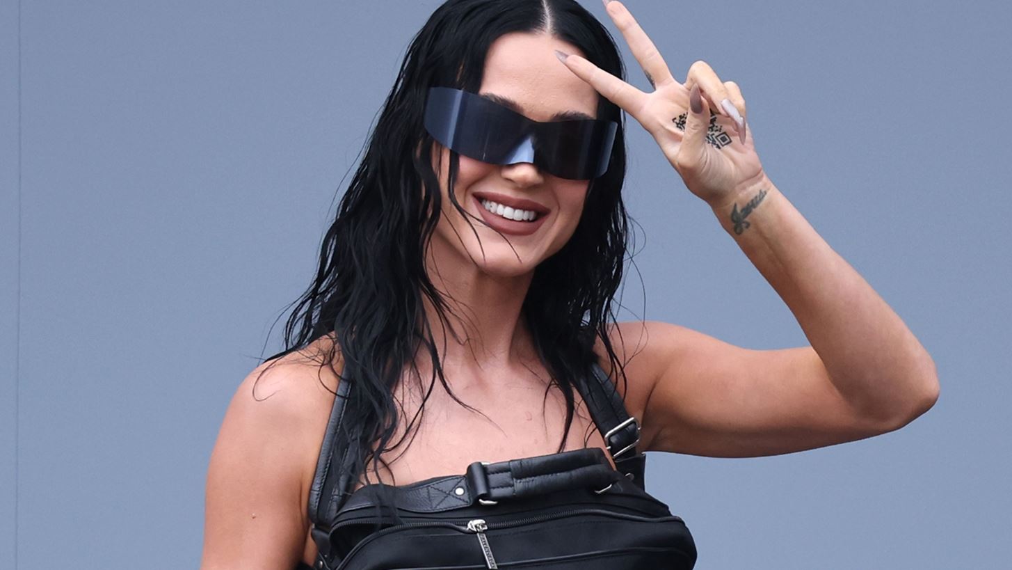 &#x397; Katy Perry &#x3C3;&#x3C4;&#x3BF; &#x3B4;&#x3B9;&#x3AC;&#x3C3;&#x3C4;&#x3B7;&#x3BC;&#x3B1; | &#x397; &#x3BB;&#x3B5;&#x3C0;&#x3C4;&#x3BF;&#x3BC;&#x3AD;&#x3C1;&#x3B5;&#x3B9;&#x3B1; &#x3C0;&#x3BF;&#x3C5; &#x3C0;&#x3B1;&#x3C1;&#x3B1;&#x3C4;&#x3AE;&#x3C1;&#x3B7;&#x3C3;&#x3B5; &#x3BA;&#x3B1;&#x3B9; &#x3C4;&#x3B7; &#x3C3;&#x3C5;&#x3B3;&#x3BA;&#x3AF;&#x3BD;&#x3B7;&#x3C3;&#x3B5;