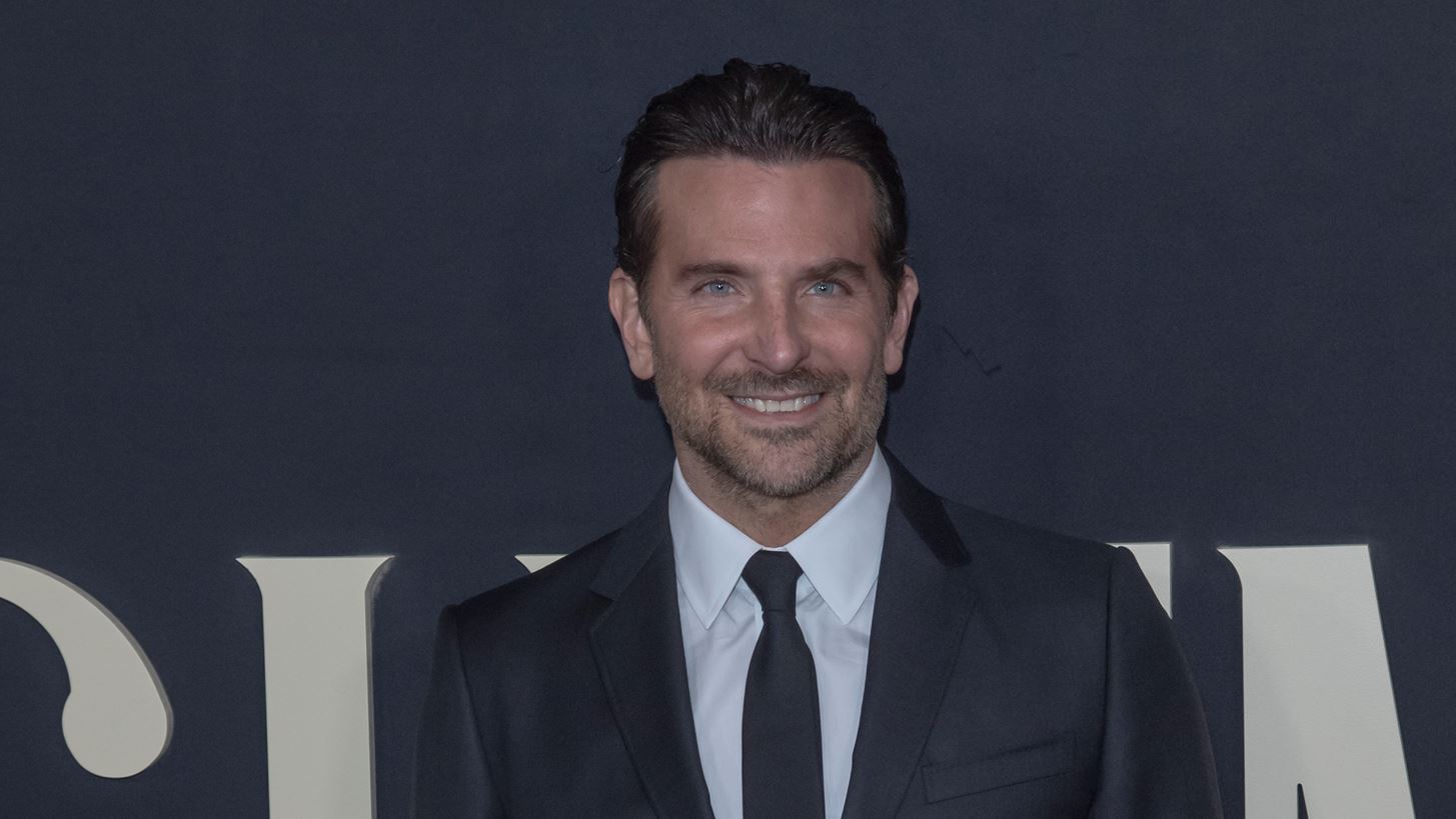 Bradley Cooper | &#x3A0;&#x3CE;&#x3C2; &#x3BF; &#x3B8;&#x3AC;&#x3BD;&#x3B1;&#x3C4;&#x3BF;&#x3C2; &#x3C4;&#x3BF;&#x3C5; &#x3C0;&#x3B1;&#x3C4;&#x3AD;&#x3C1;&#x3B1; &#x3C4;&#x3BF;&#x3C5; &#x3AC;&#x3BB;&#x3BB;&#x3B1;&#x3BE;&#x3B5; &#x3C4;&#x3BF;&#x3BD; &#x3C4;&#x3C1;&#x3CC;&#x3C0;&#x3BF; &#x3C0;&#x3BF;&#x3C5; &#x3C6;&#x3AD;&#x3C1;&#x3B5;&#x3C4;&#x3B1;&#x3B9; &#x3C3;&#x3C4;&#x3B7;&#x3BD; 6&#x3C7;&#x3C1;&#x3BF;&#x3BD;&#x3B7; &#x3BA;&#x3CC;&#x3C1;&#x3B7; &#x3C4;&#x3BF;&#x3C5;